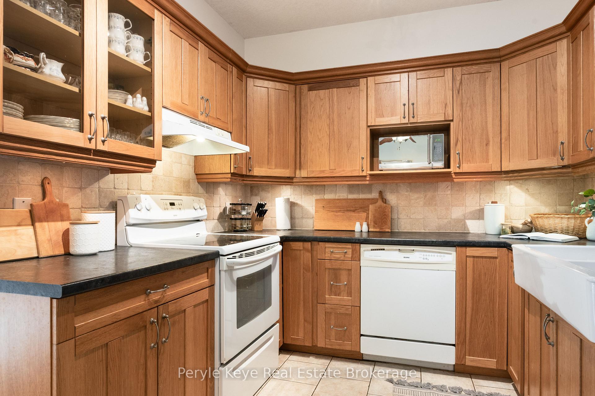 Photo 6 of 240 Jones Road, Gravenhurst, Muskoka (S) — HOMEH