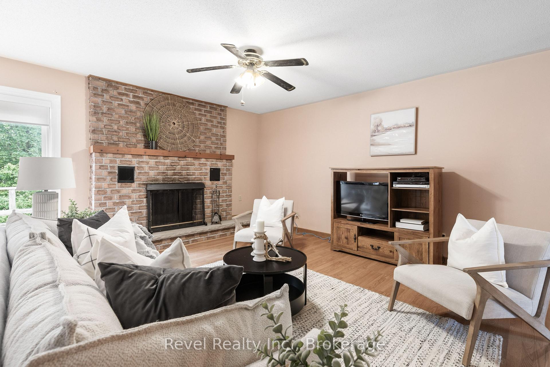 Photo 2 of 58 Verna Drive, Kawartha Lakes, Little Britain — HOMEH