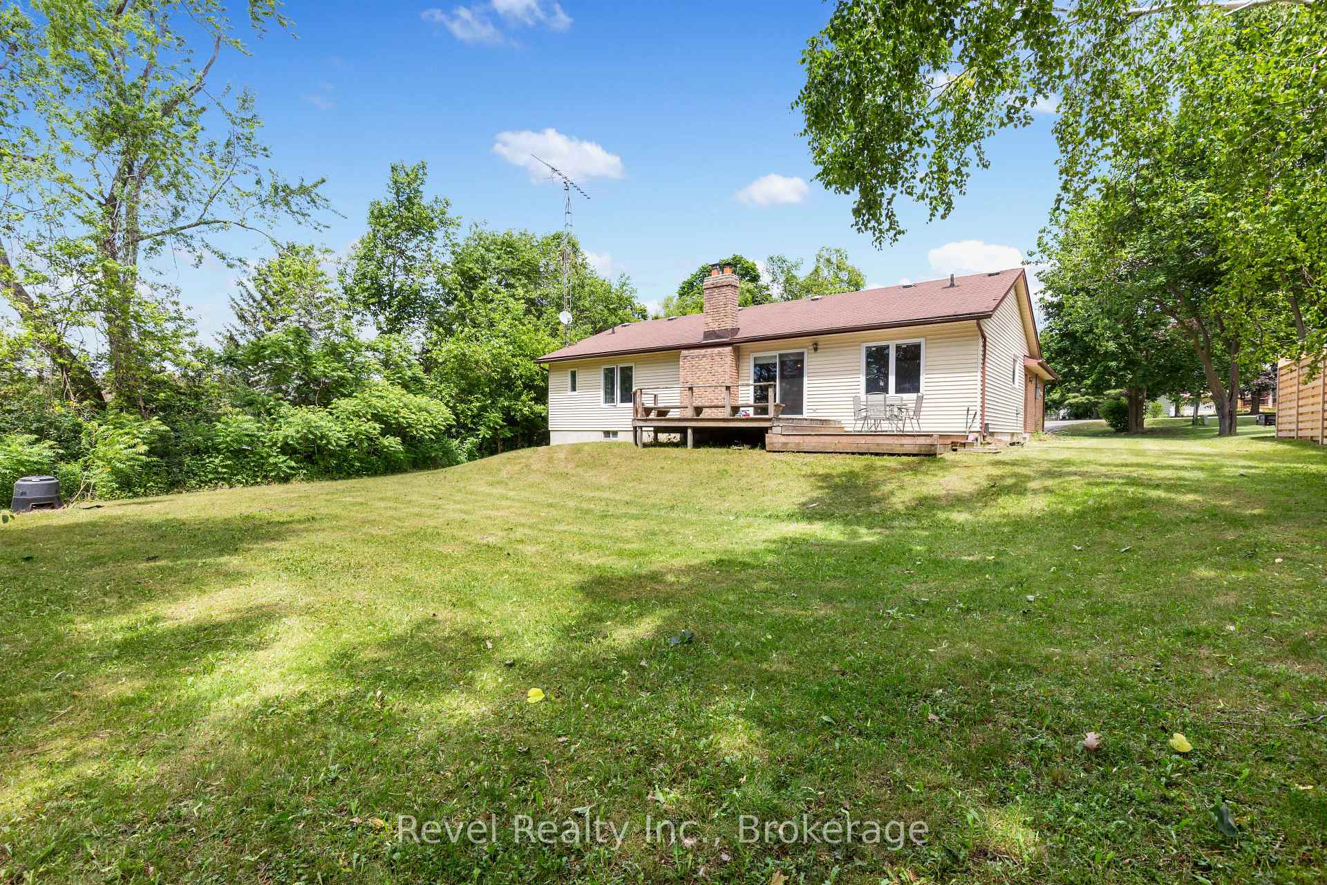 Photo 24 of 58 Verna Drive, Kawartha Lakes, Little Britain — HOMEH