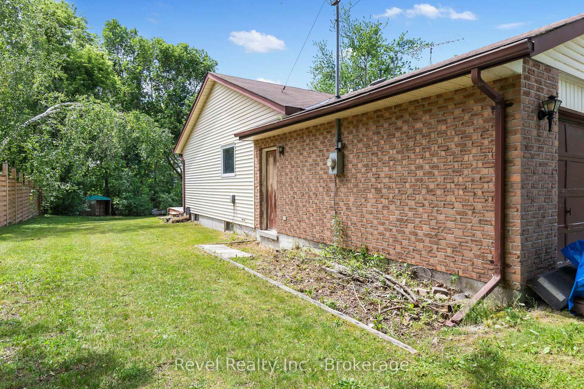 Photo 37 of 58 Verna Drive, Kawartha Lakes, Little Britain — HOMEH
