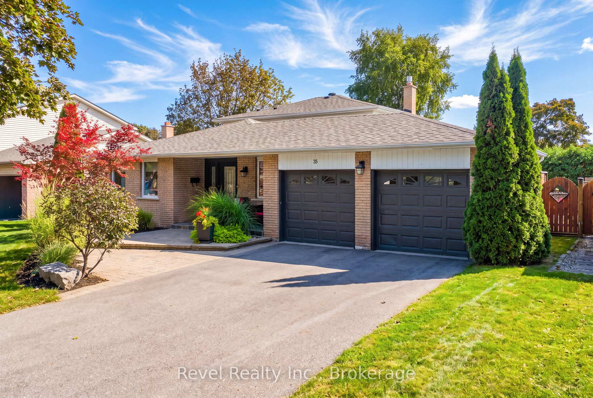 Photo 2 of 35 John Dexter Place, Markham, Sherwood-Amberglen — HOMEH