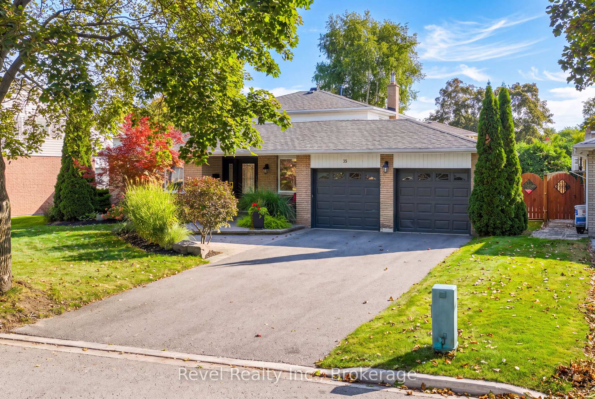 Photo 3 of 35 John Dexter Place, Markham, Sherwood-Amberglen — HOMEH