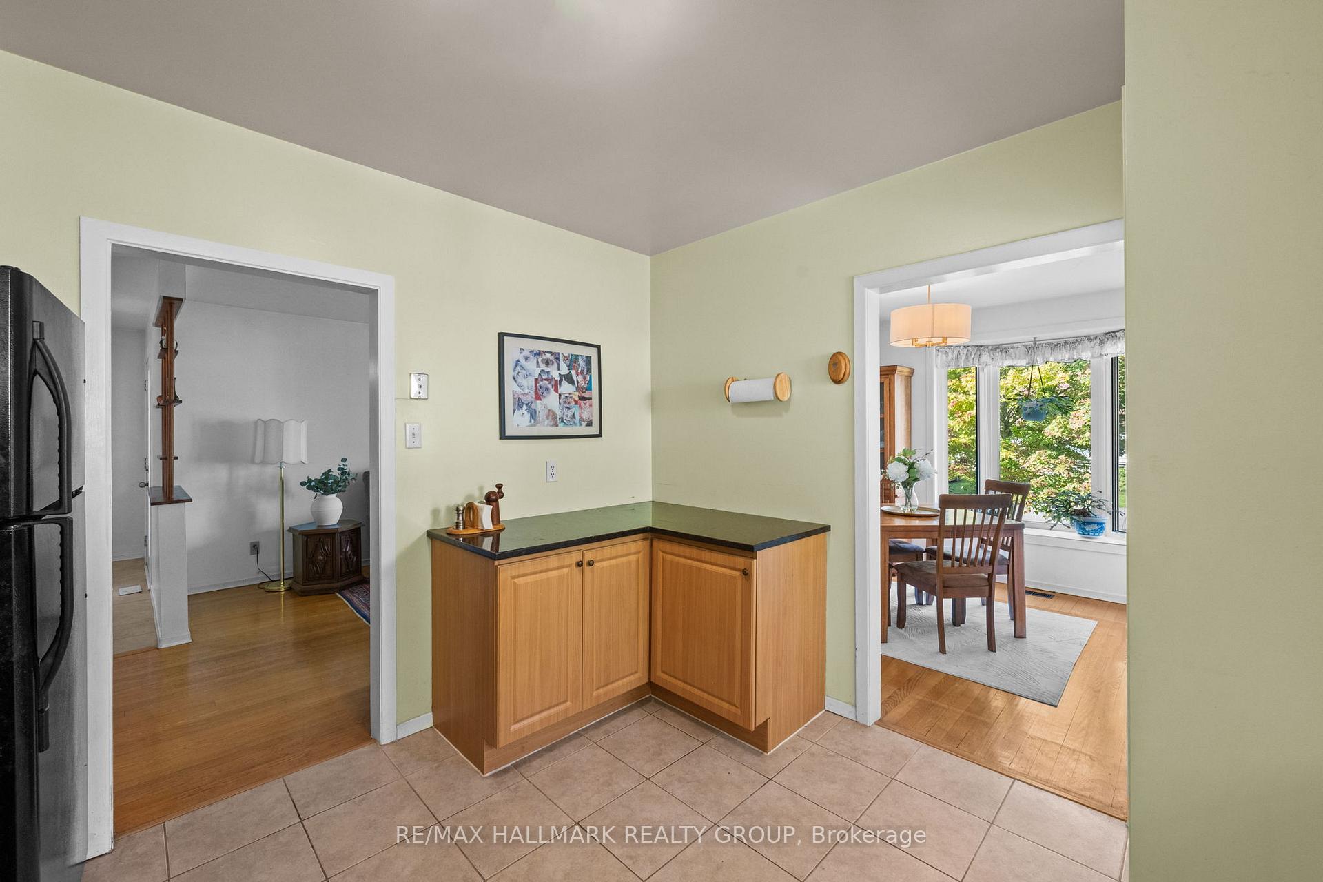 Photo 7 of 29 Wylie Avenue, Ottawa, Britannia — HOMEH