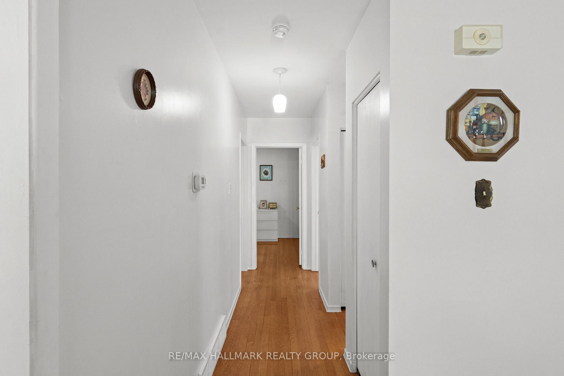 Photo 11 of 29 Wylie Avenue, Ottawa, Britannia — HOMEH
