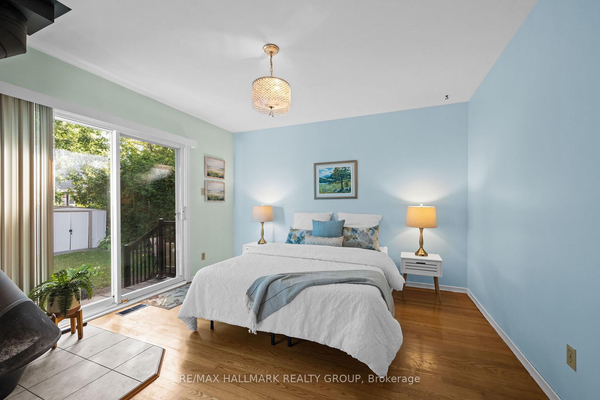 Photo 12 of 29 Wylie Avenue, Ottawa, Britannia — HOMEH