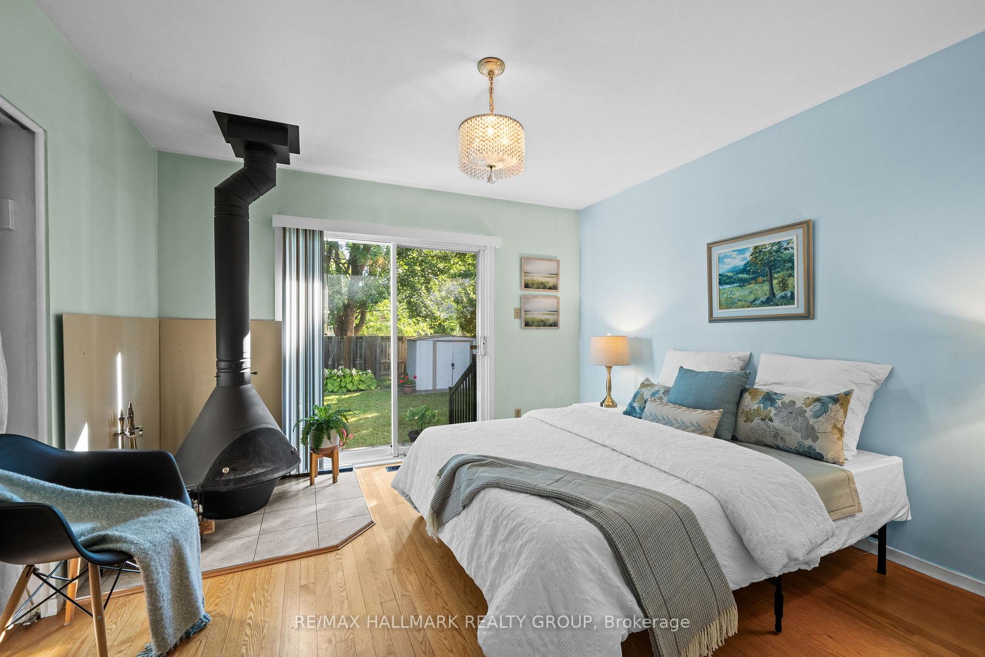 Photo 13 of 29 Wylie Avenue, Ottawa, Britannia — HOMEH