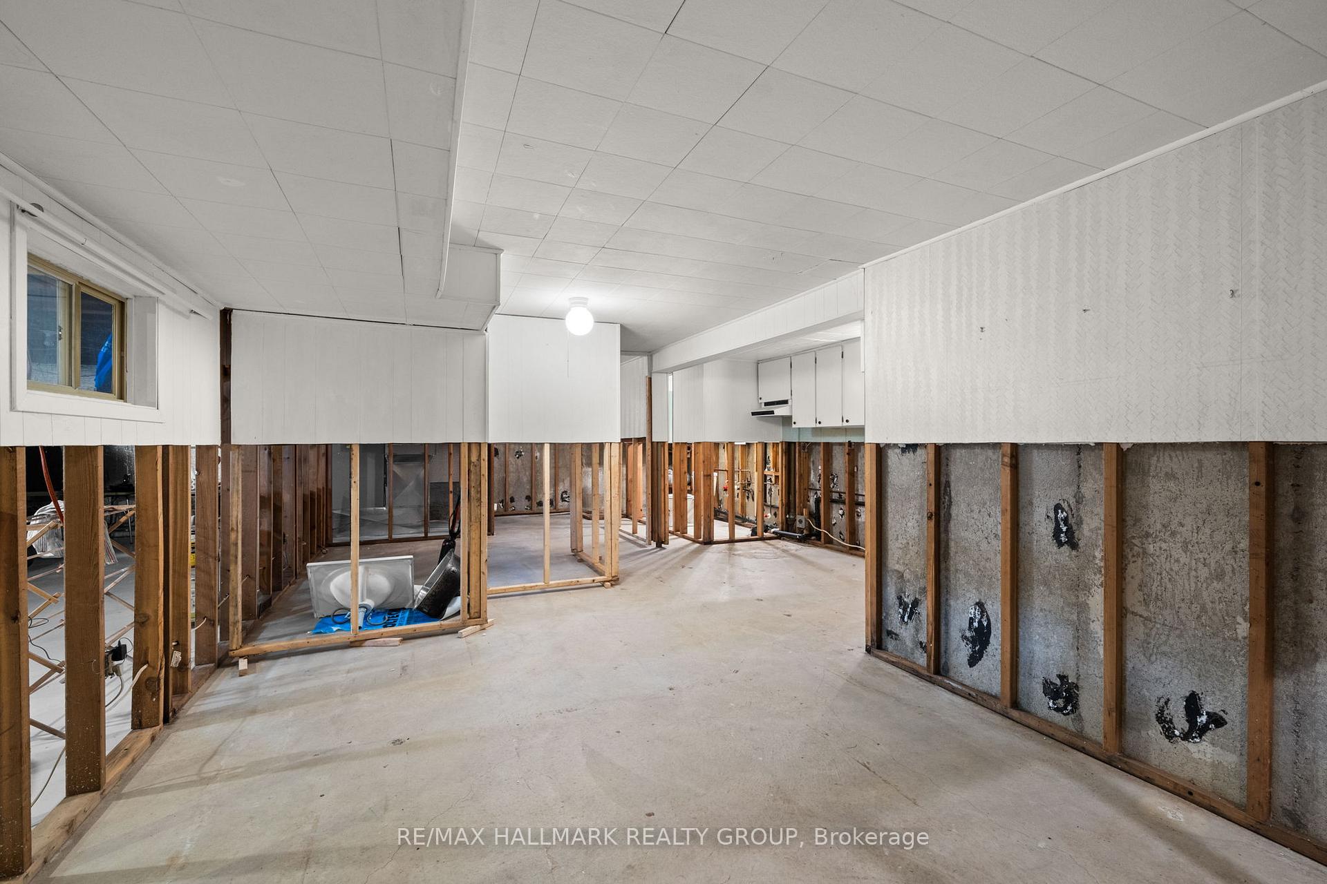 Photo 19 of 29 Wylie Avenue, Ottawa, Britannia — HOMEH