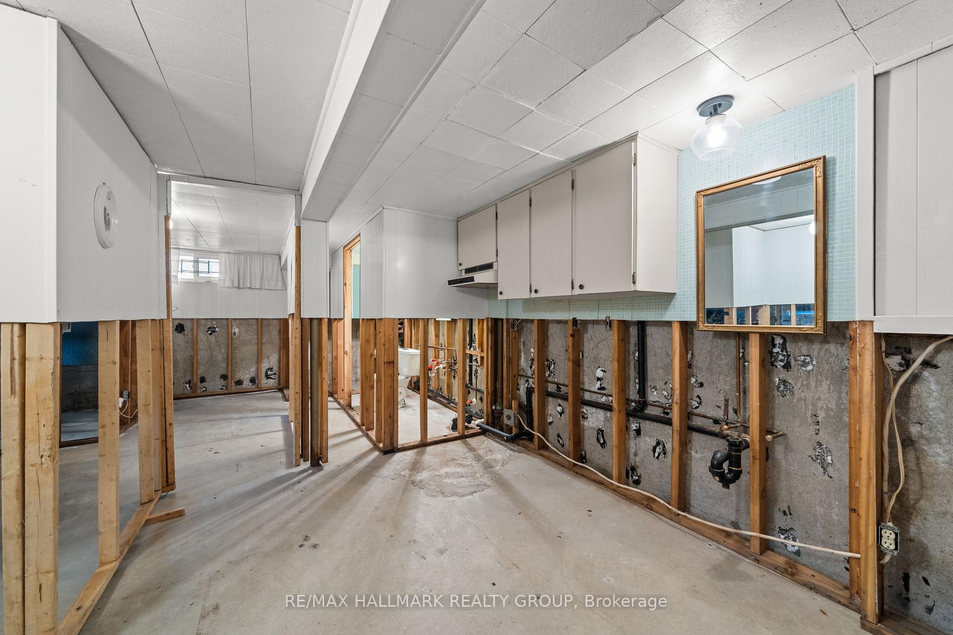Photo 21 of 29 Wylie Avenue, Ottawa, Britannia — HOMEH