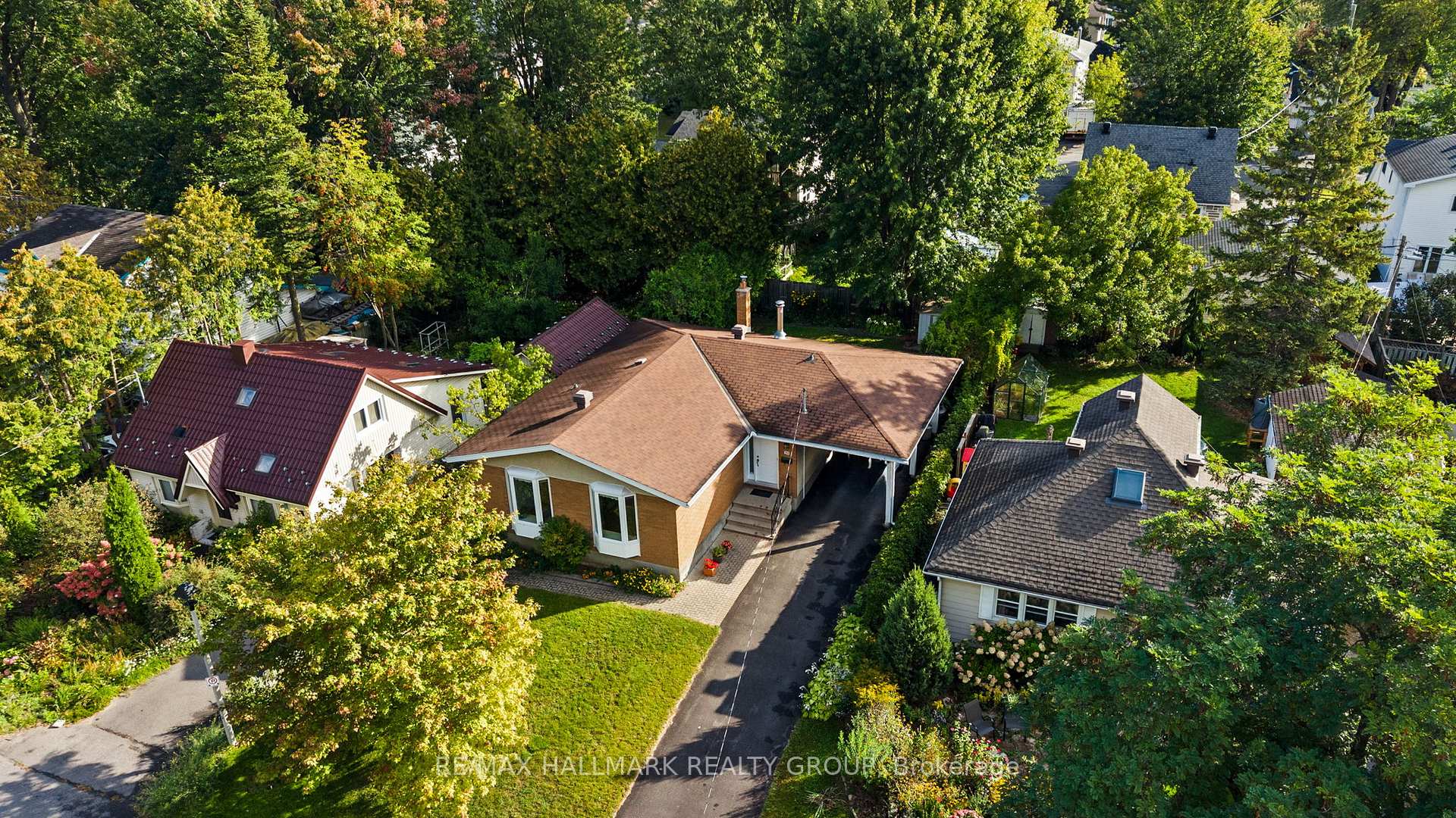 Photo 27 of 29 Wylie Avenue, Ottawa, Britannia — HOMEH