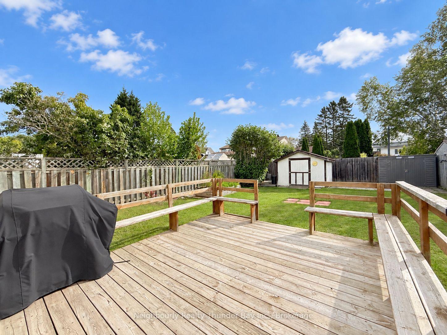 Photo 2 of 27 Algonquin Avenue N, Thunder Bay, College Heights — HOMEH