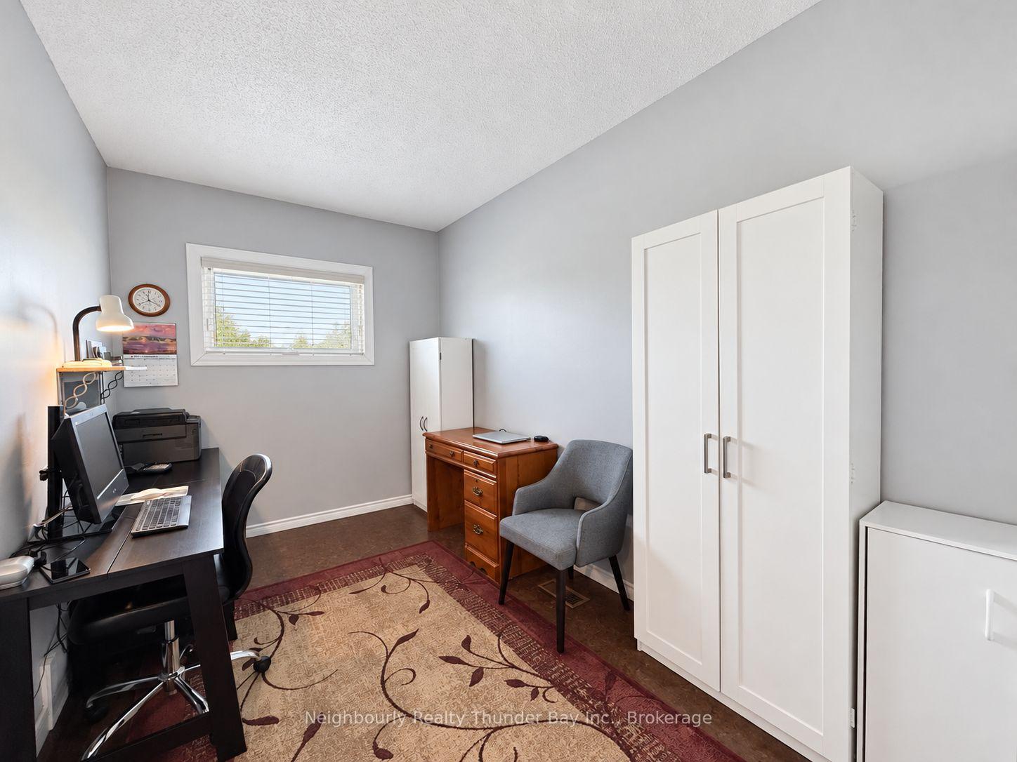Photo 14 of 27 Algonquin Avenue N, Thunder Bay, College Heights — HOMEH