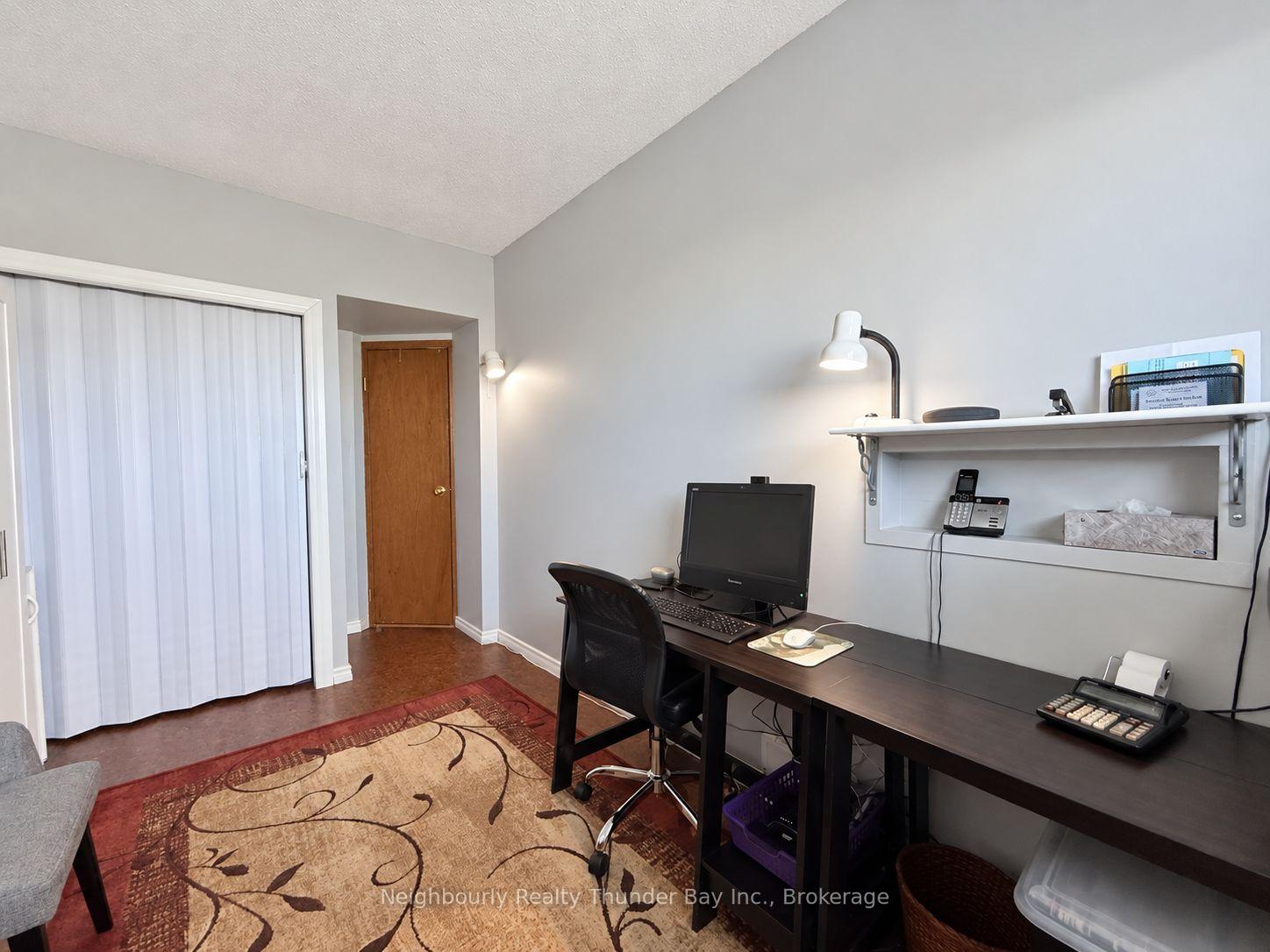 Photo 15 of 27 Algonquin Avenue N, Thunder Bay, College Heights — HOMEH
