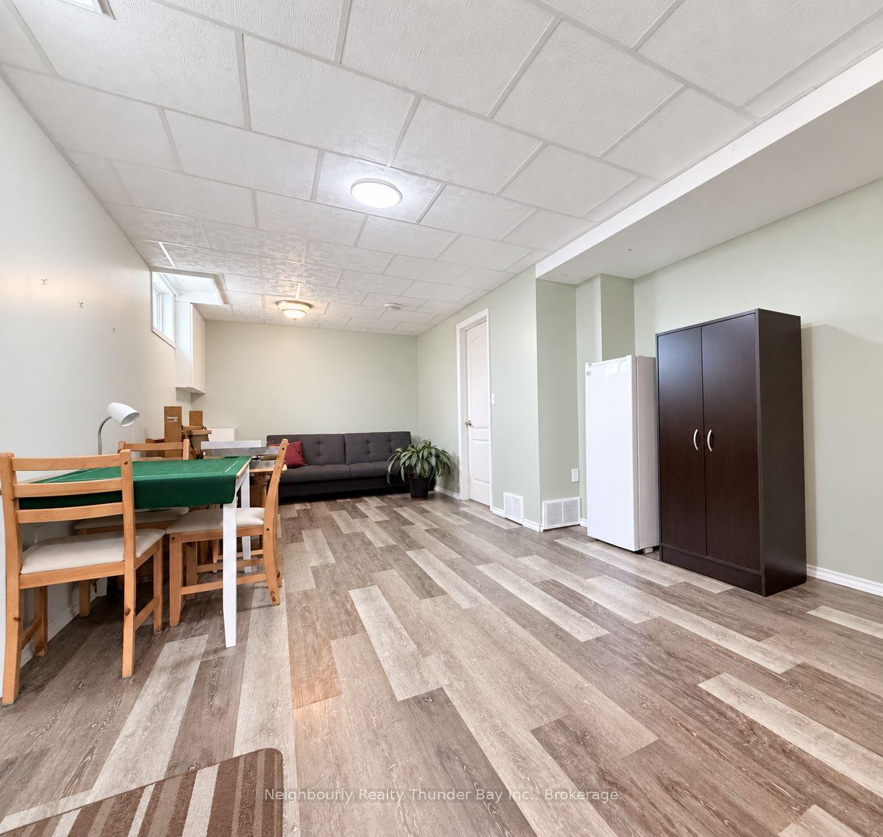 Photo 16 of 27 Algonquin Avenue N, Thunder Bay, College Heights — HOMEH