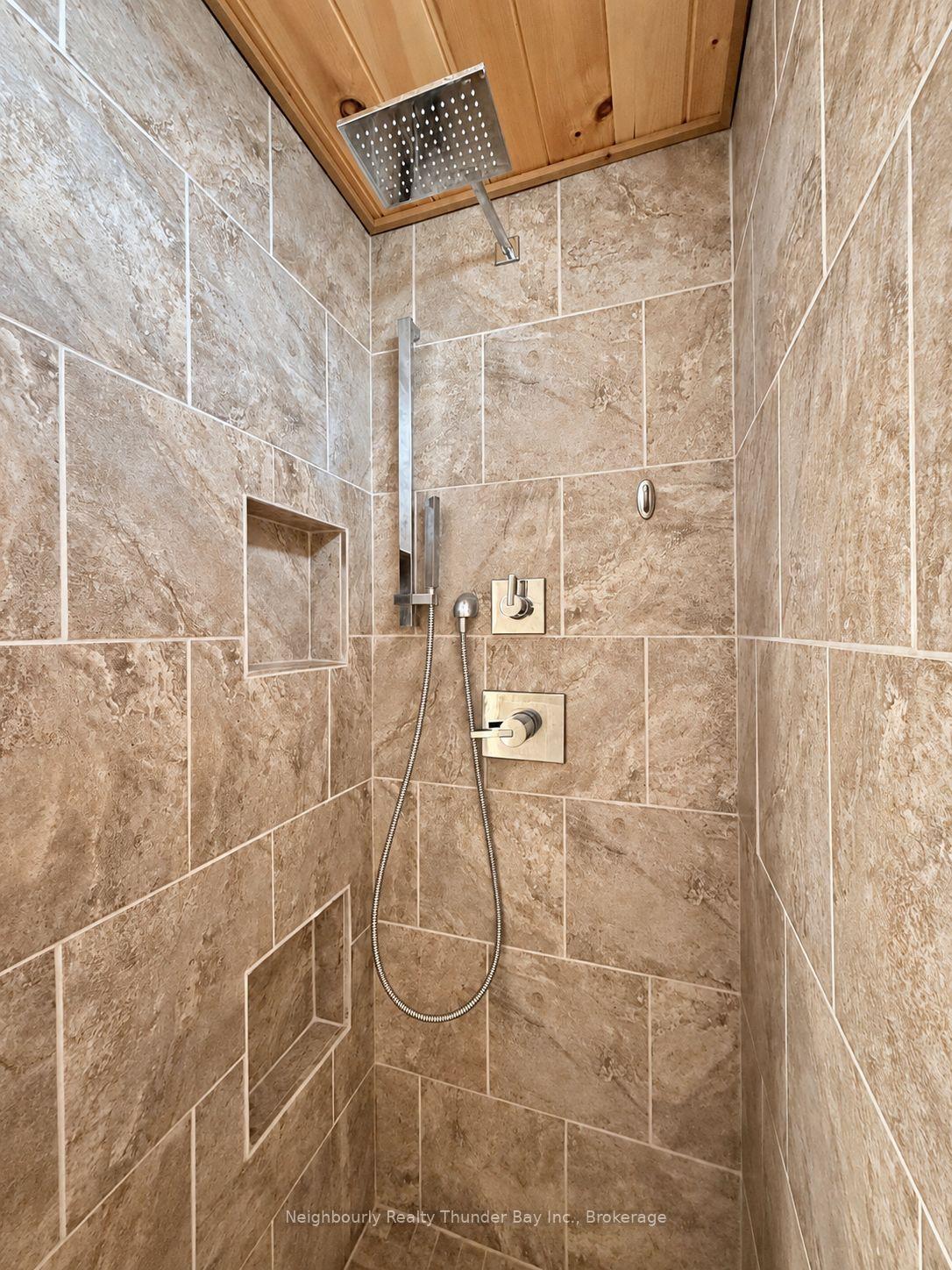 Photo 20 of 27 Algonquin Avenue N, Thunder Bay, College Heights — HOMEH