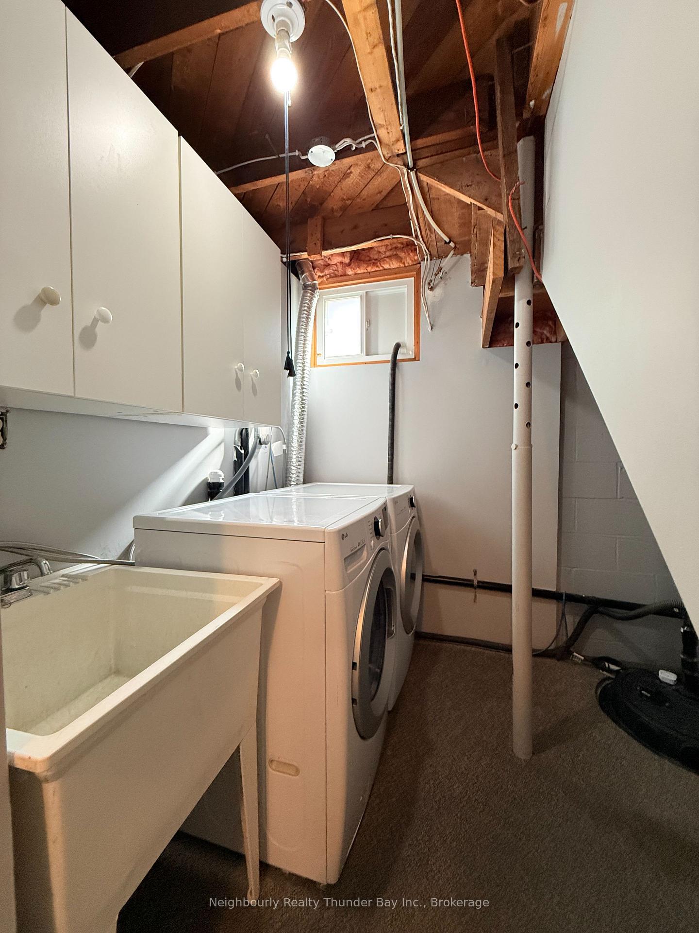 Photo 22 of 27 Algonquin Avenue N, Thunder Bay, College Heights — HOMEH