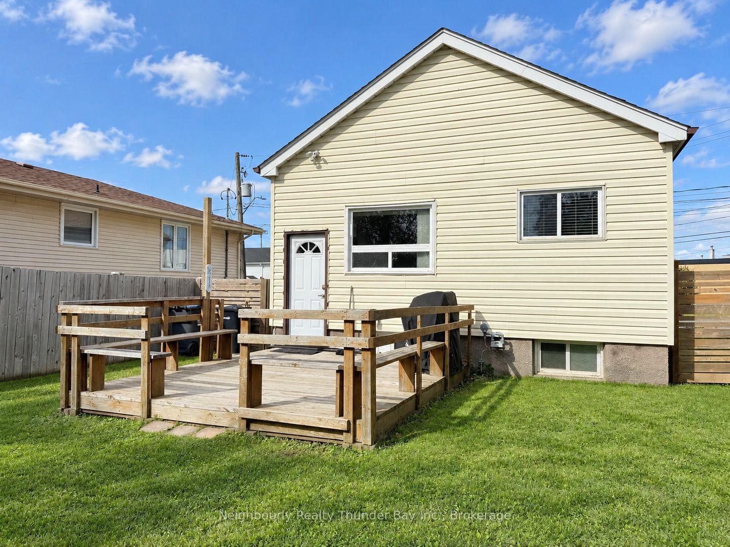 Photo 27 of 27 Algonquin Avenue N, Thunder Bay, College Heights — HOMEH