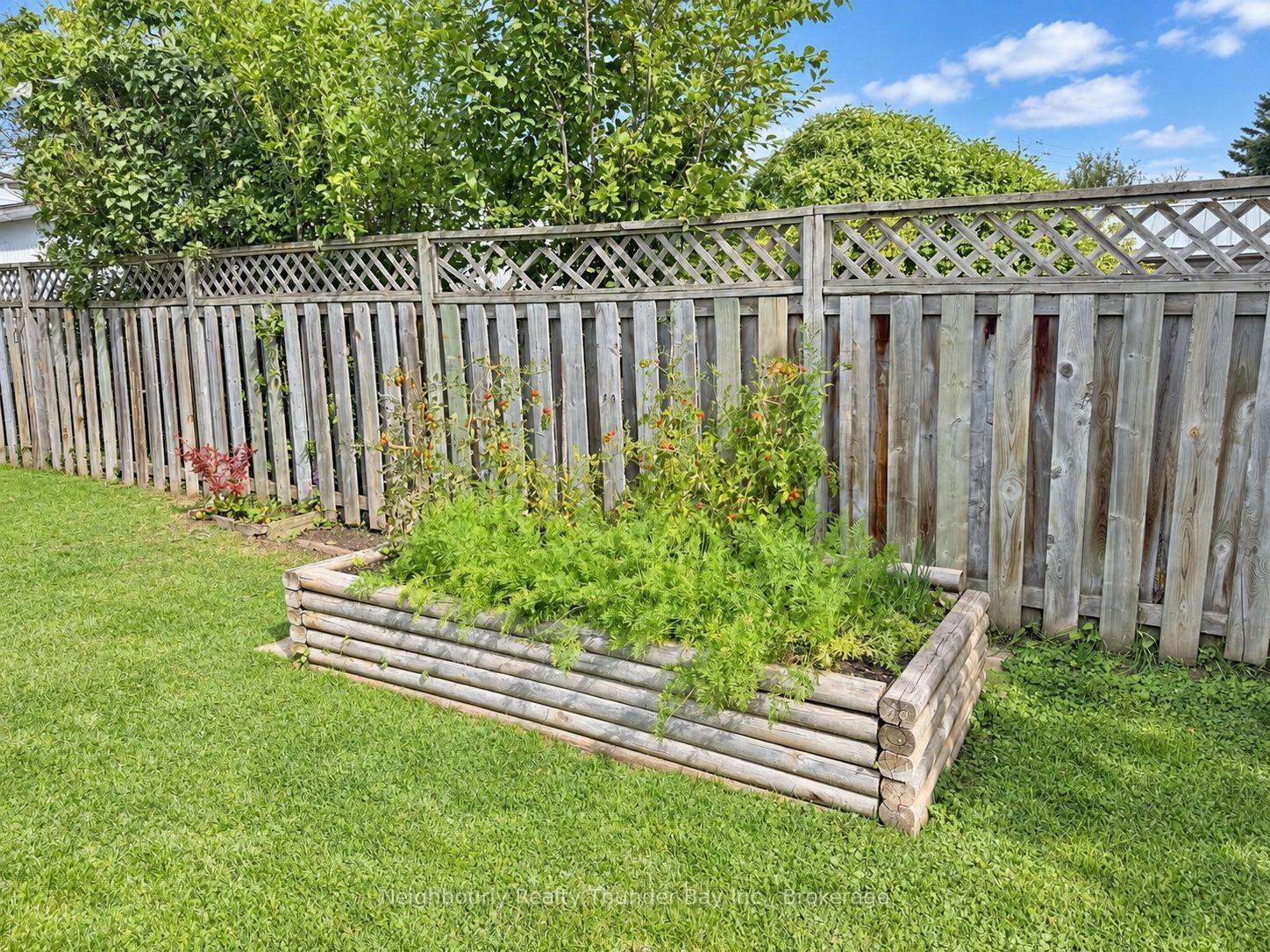 Photo 32 of 27 Algonquin Avenue N, Thunder Bay, College Heights — HOMEH