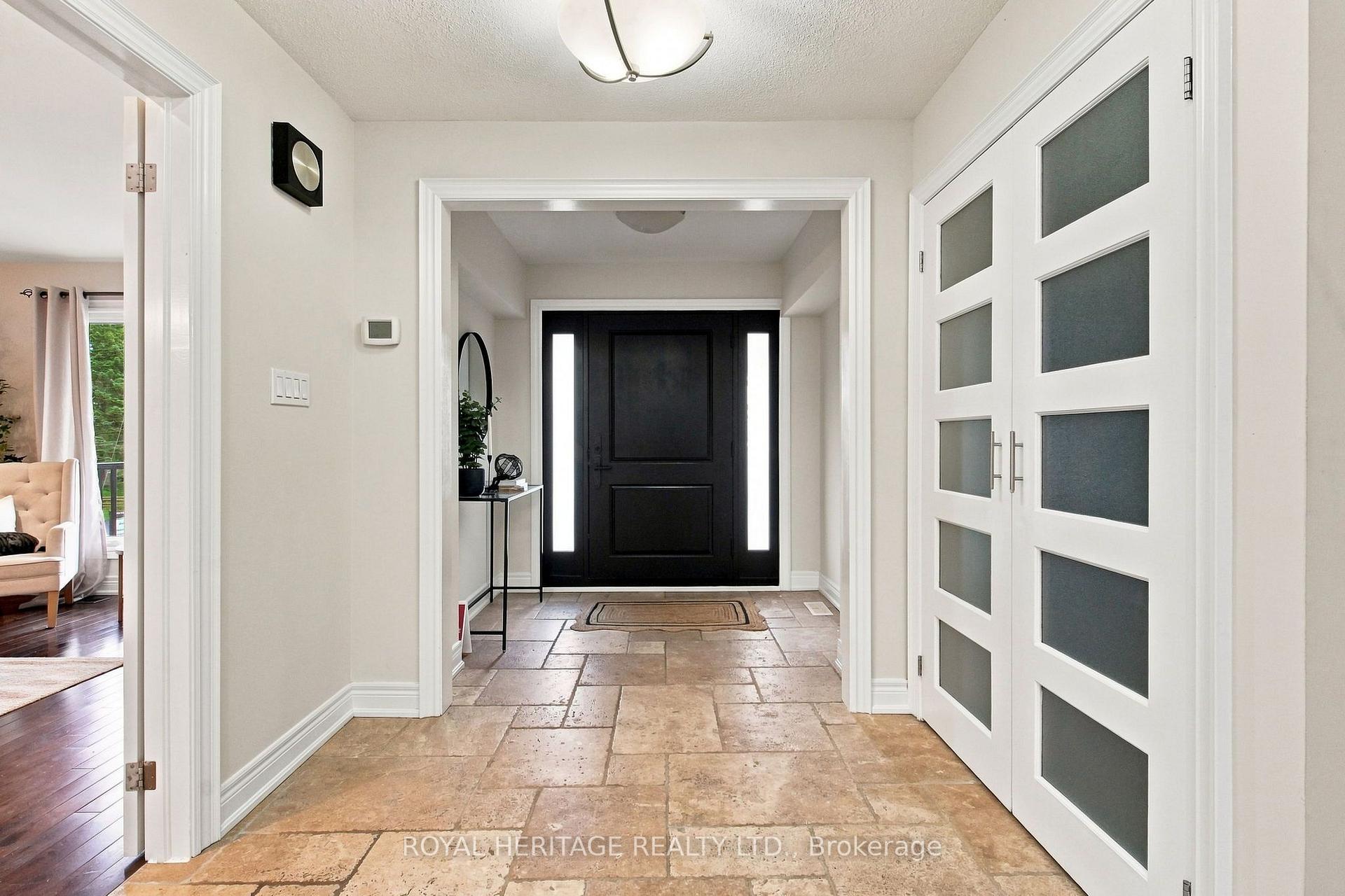 Photo 3 of 816 Sheppard Avenue, Pickering, Dunbarton — HOMEH
