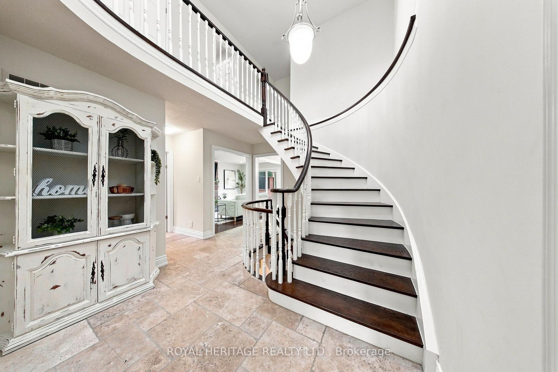 Photo 4 of 816 Sheppard Avenue, Pickering, Dunbarton — HOMEH
