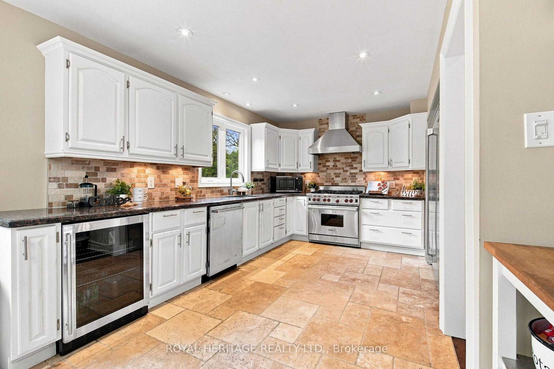 Photo 10 of 816 Sheppard Avenue, Pickering, Dunbarton — HOMEH