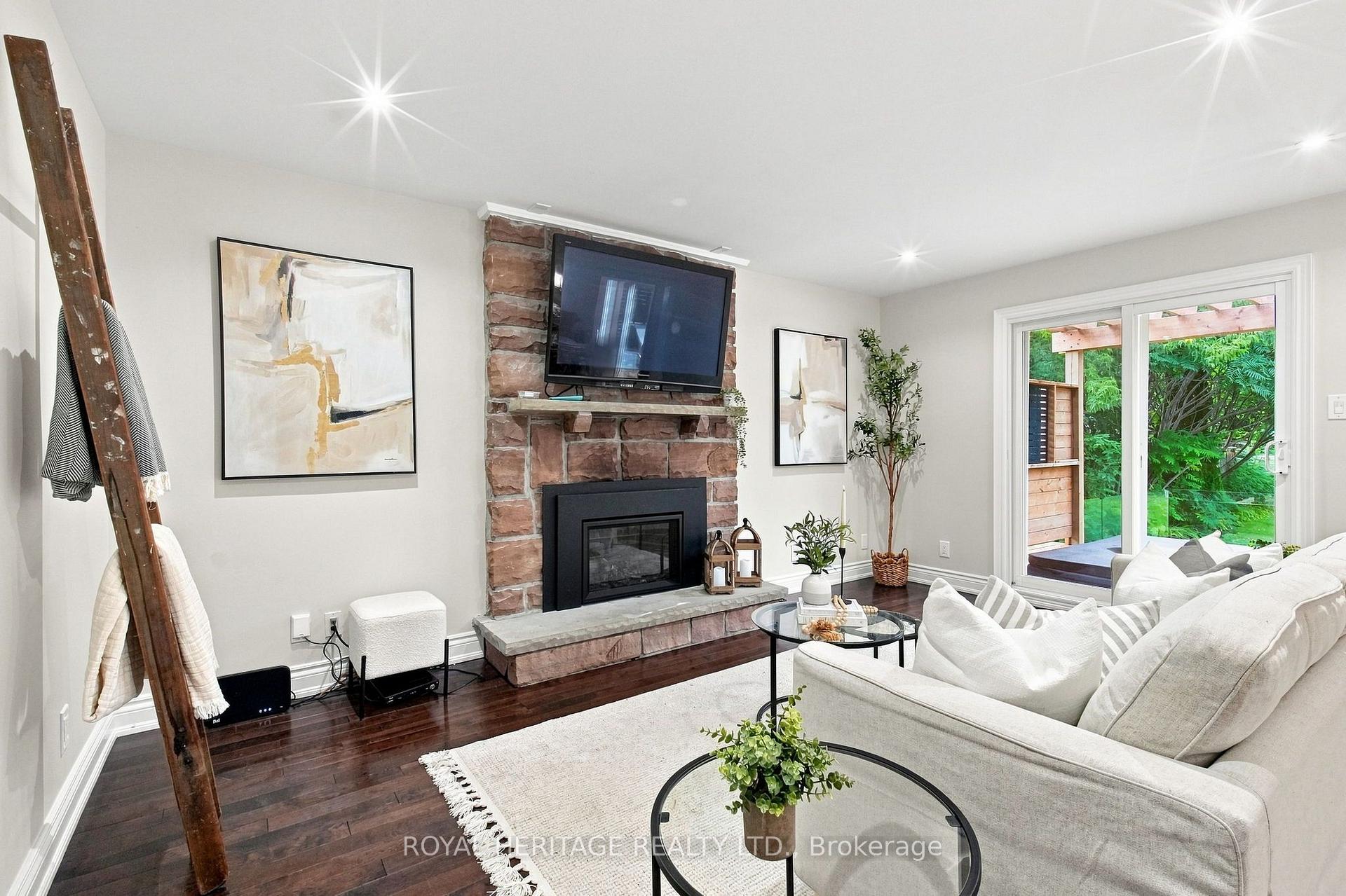 Photo 13 of 816 Sheppard Avenue, Pickering, Dunbarton — HOMEH