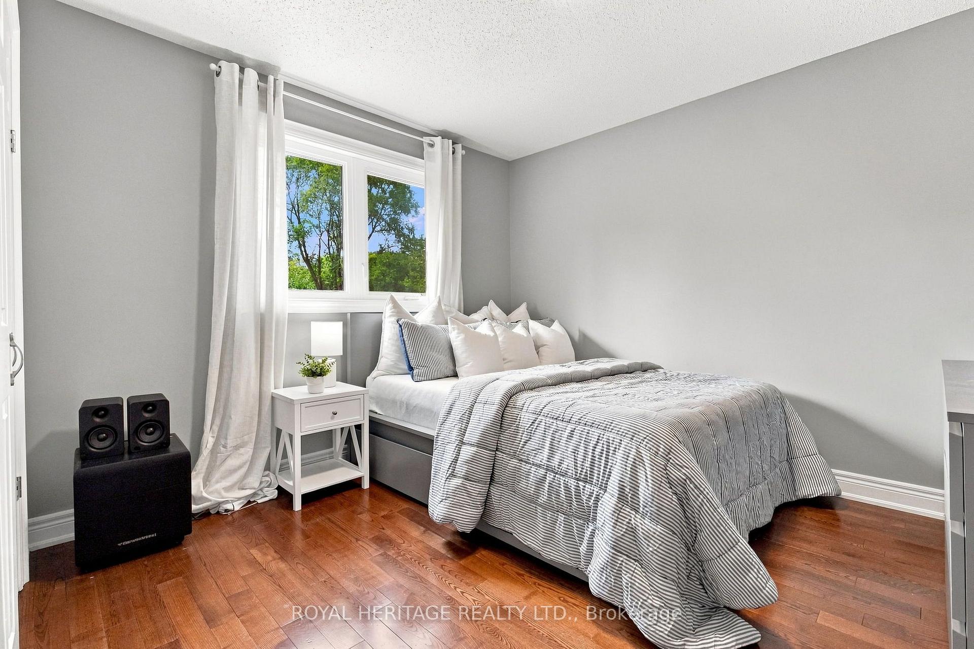 Photo 16 of 816 Sheppard Avenue, Pickering, Dunbarton — HOMEH