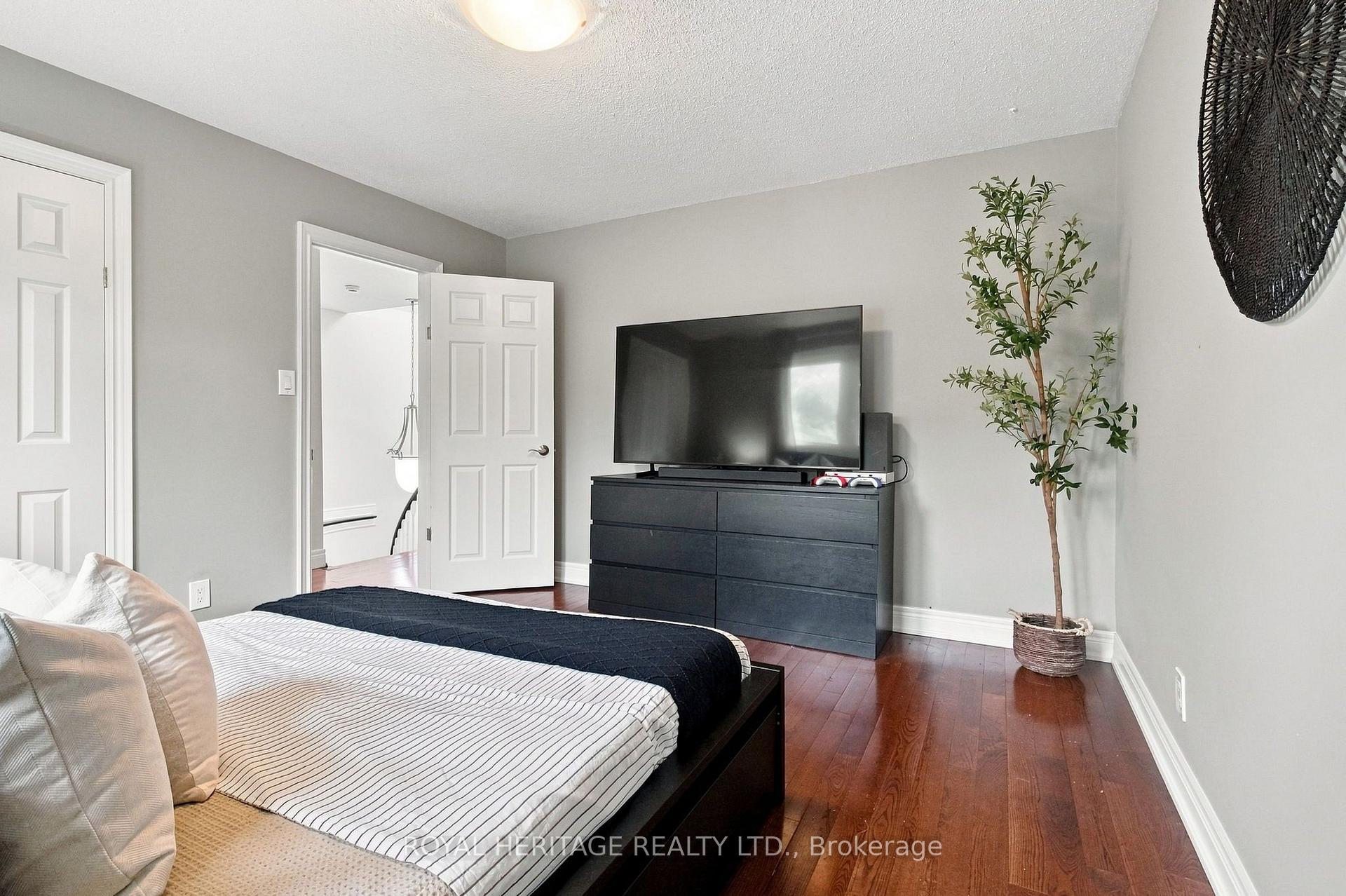 Photo 18 of 816 Sheppard Avenue, Pickering, Dunbarton — HOMEH