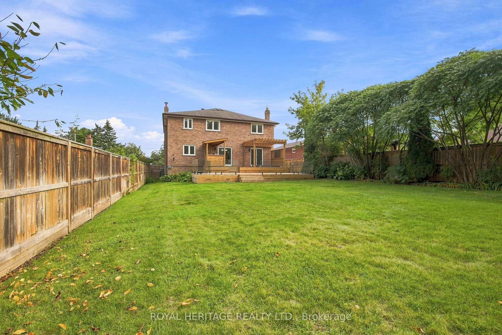 Photo 41 of 816 Sheppard Avenue, Pickering, Dunbarton — HOMEH