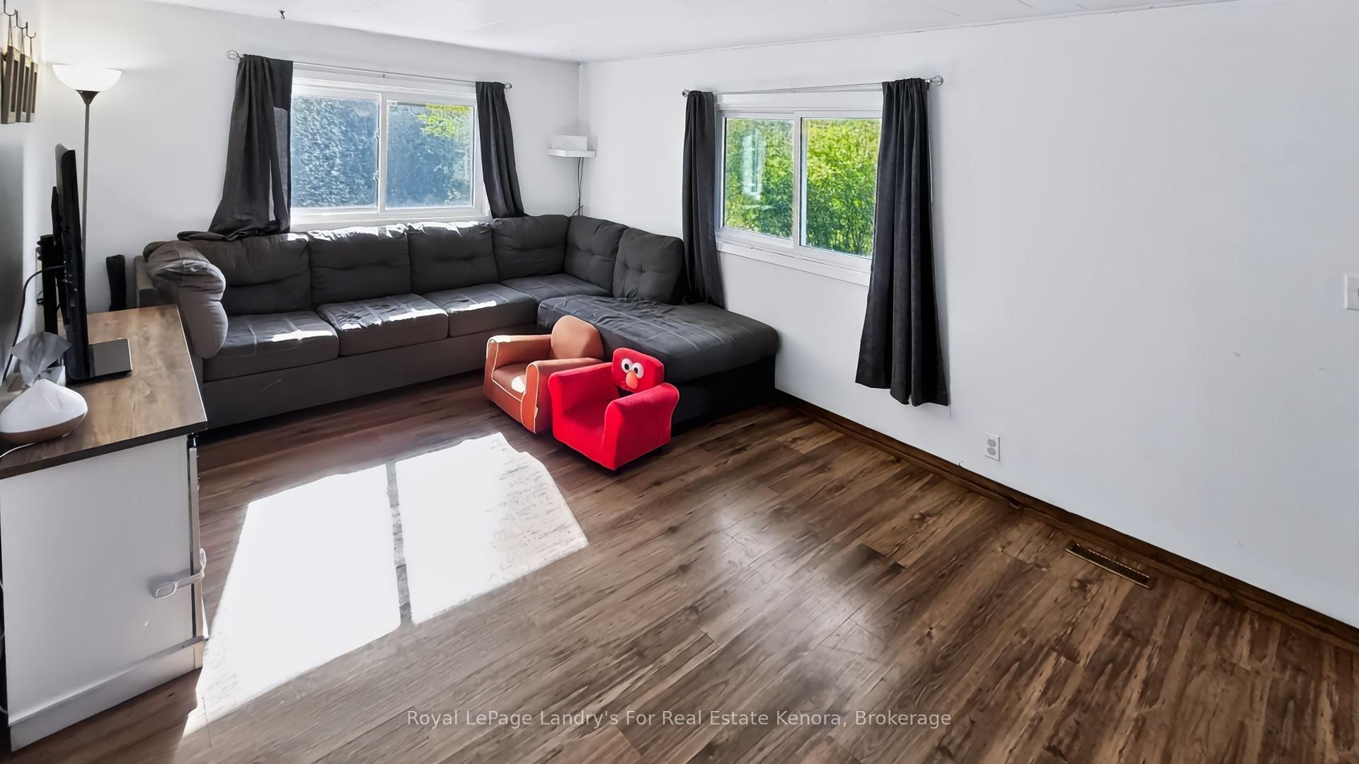 Photo 3 of 475 Essex Road, Kenora, Kenora Northeast — HOMEH