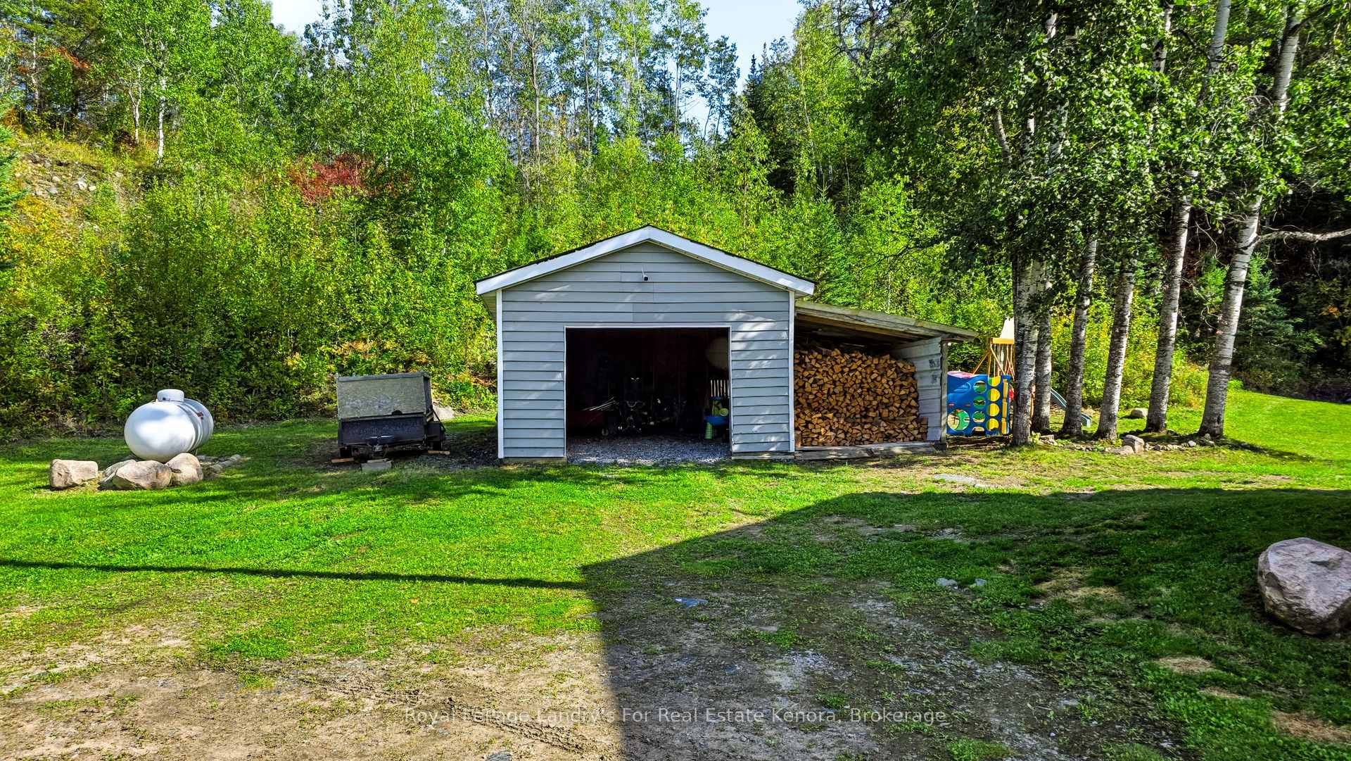 Photo 19 of 475 Essex Road, Kenora, Kenora Northeast — HOMEH