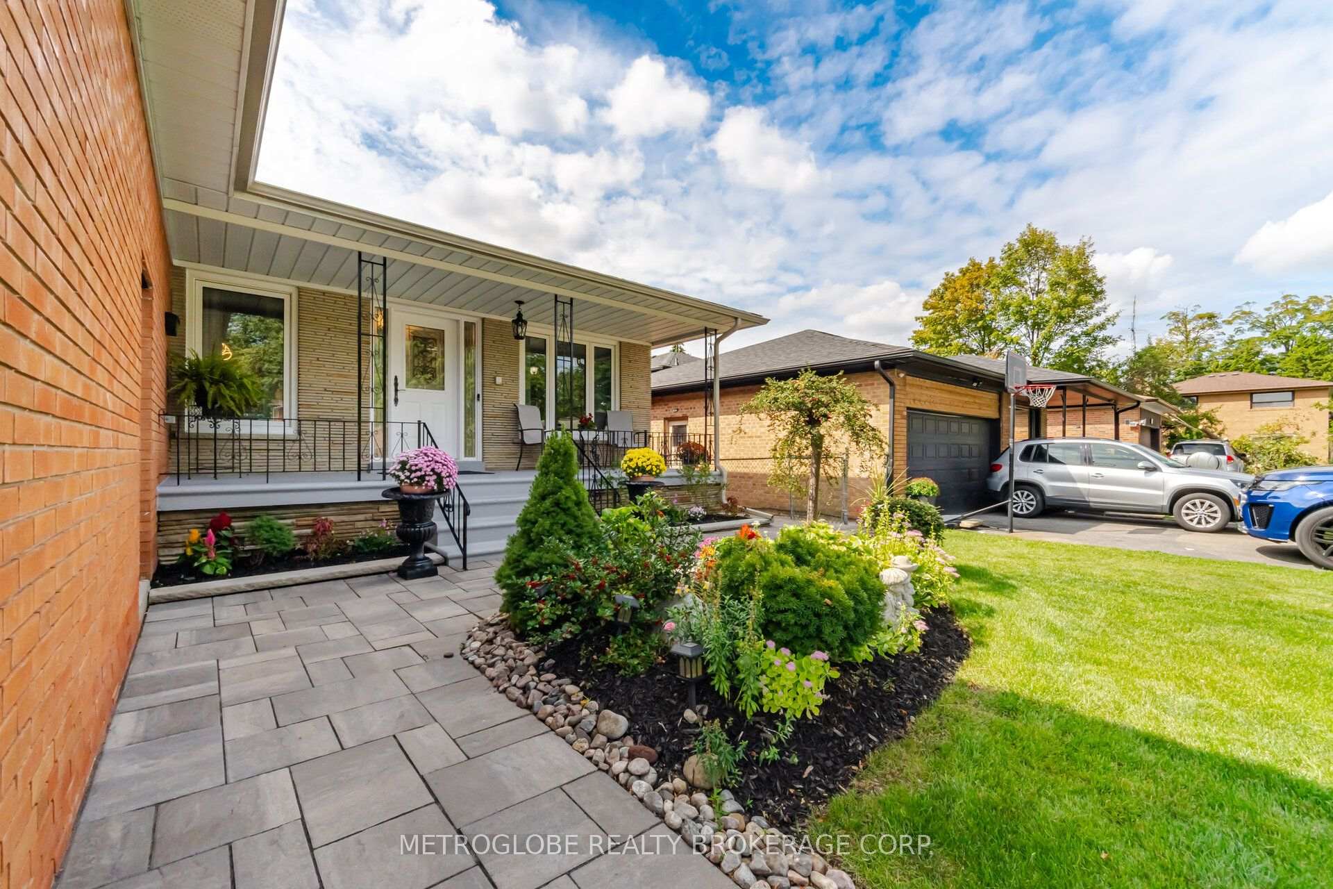 Photo 13 of 28 Eldorado Court, North York, York University Heights — HOMEH