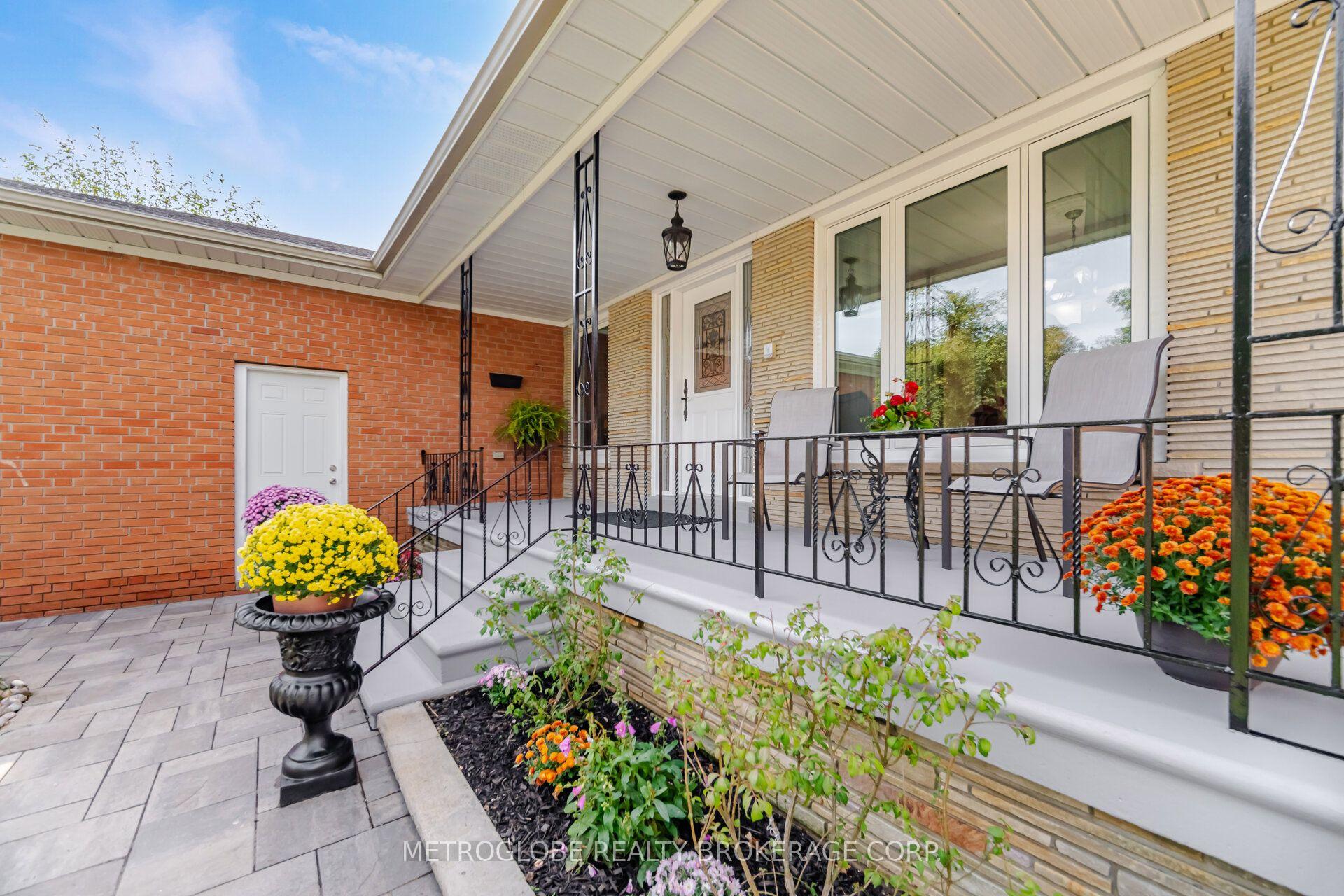 Photo 17 of 28 Eldorado Court, North York, York University Heights — HOMEH