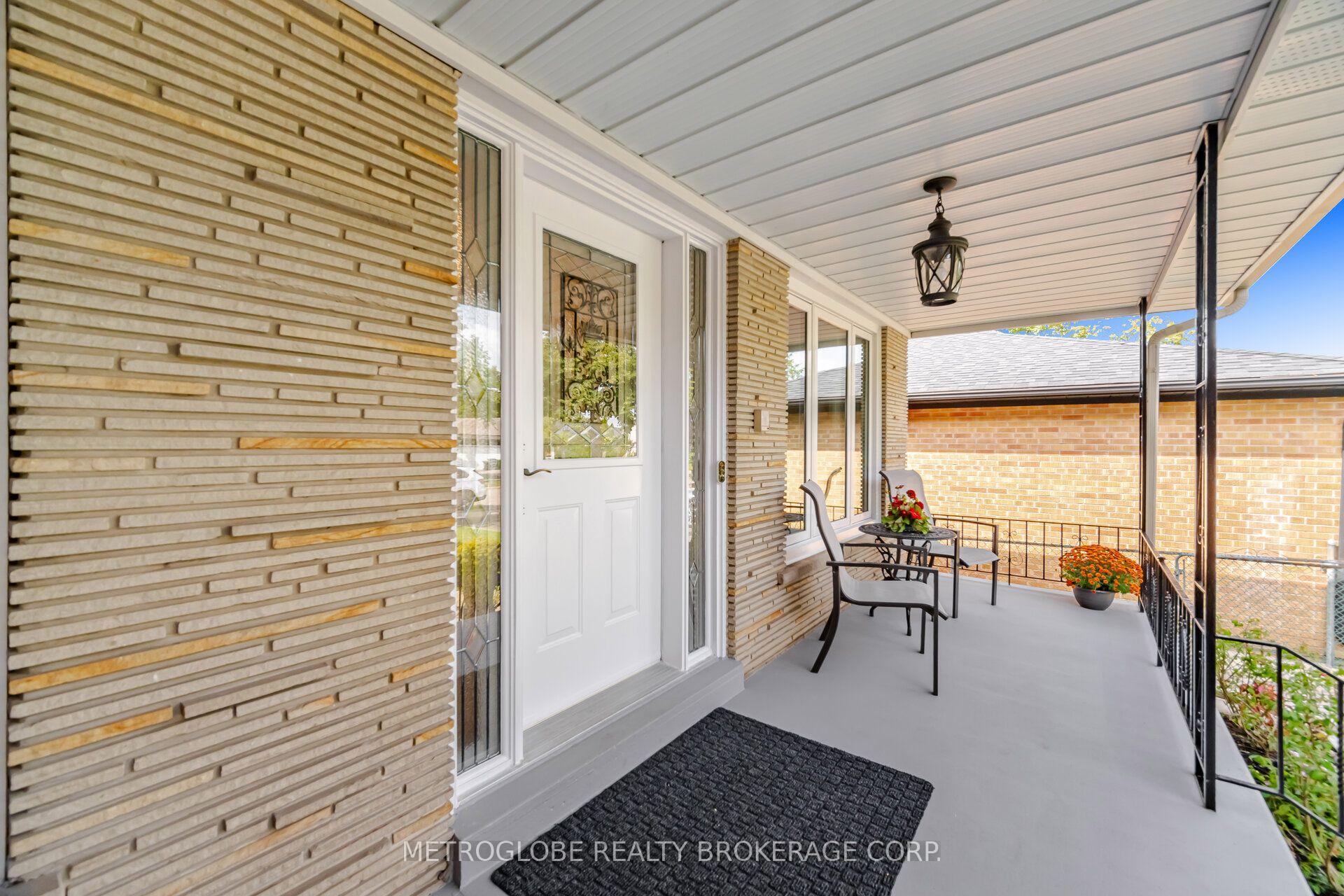 Photo 14 of 28 Eldorado Court, North York, York University Heights — HOMEH