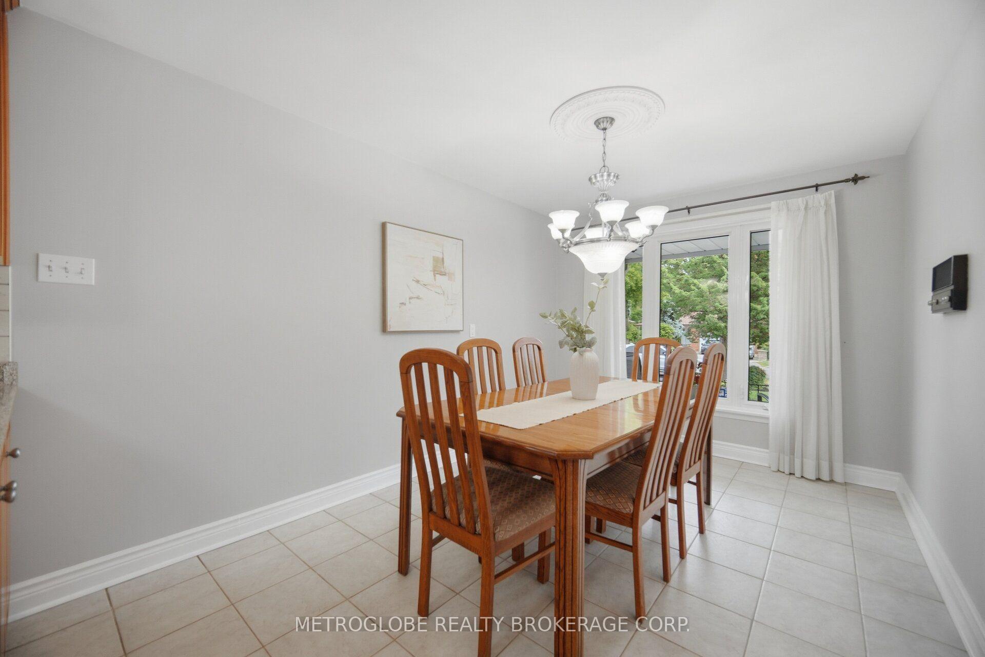 Photo 33 of 28 Eldorado Court, North York, York University Heights — HOMEH
