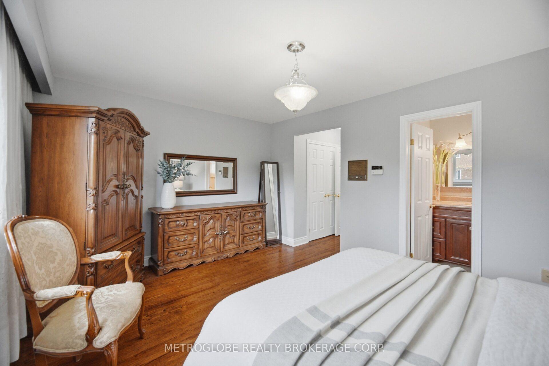 Photo 38 of 28 Eldorado Court, North York, York University Heights — HOMEH