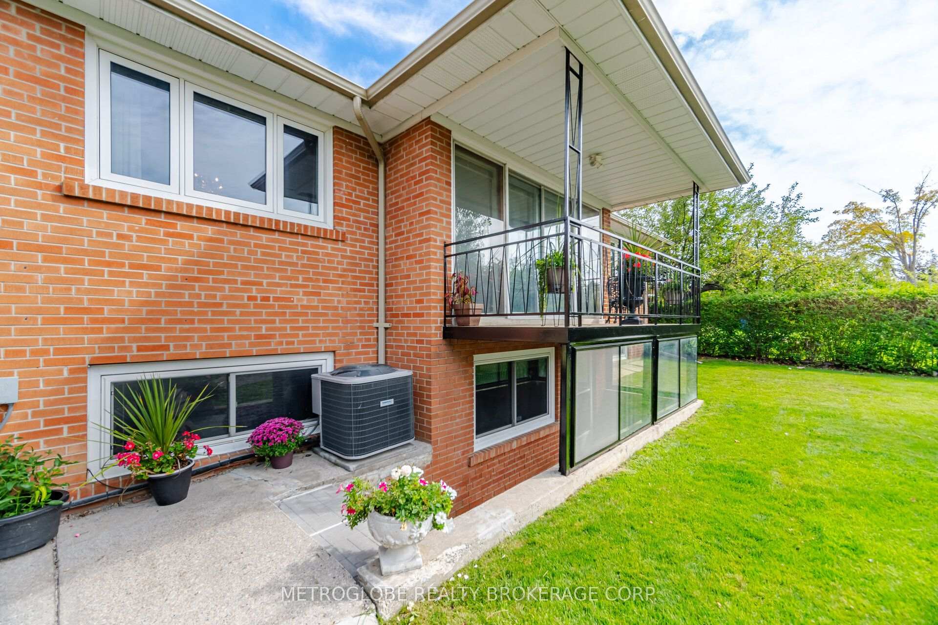 Photo 63 of 28 Eldorado Court, North York, York University Heights — HOMEH