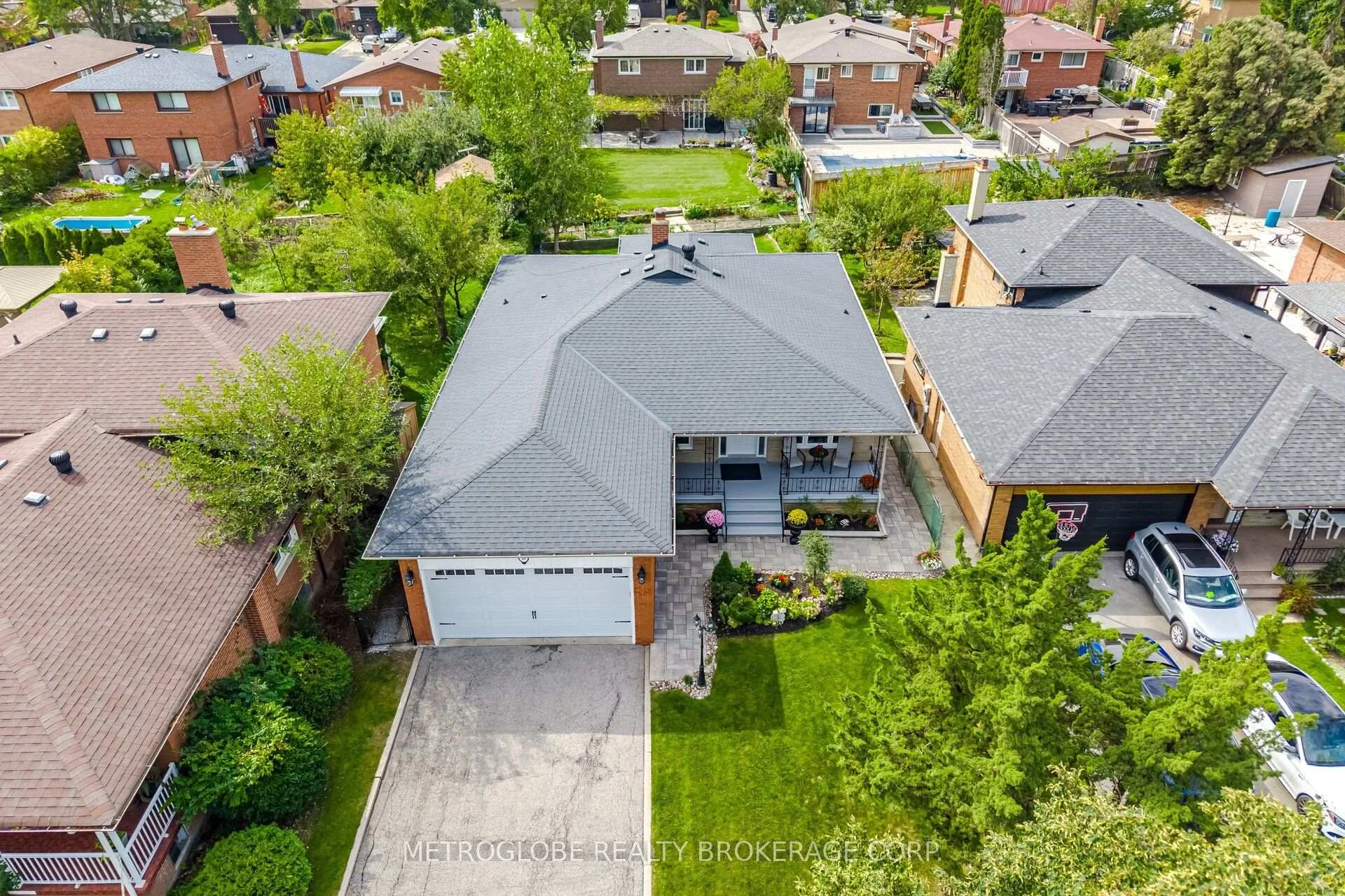 Photo 8 of 28 Eldorado Court, North York, York University Heights — HOMEH