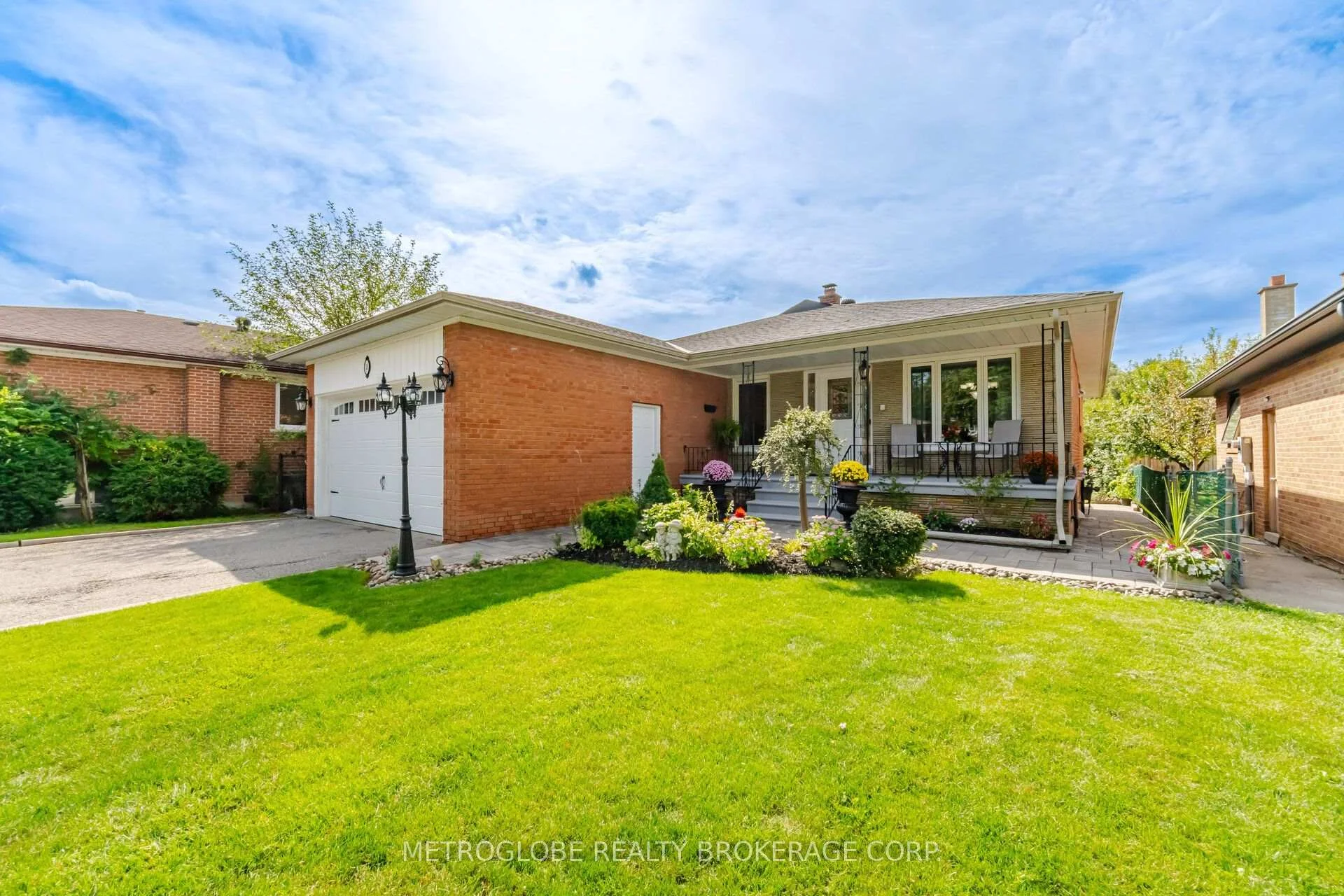Photo 15 of 28 Eldorado Court, North York, York University Heights — HOMEH