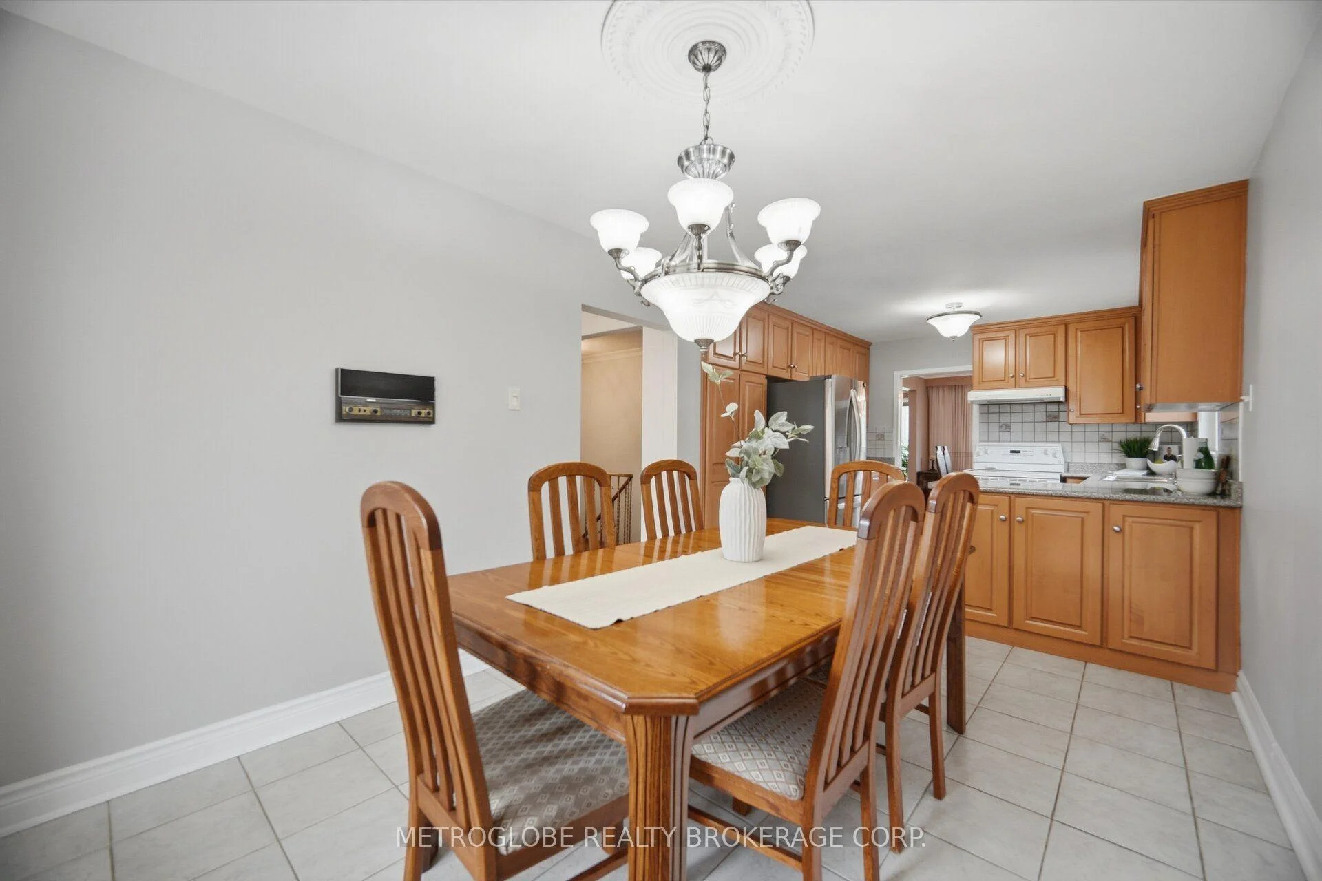 Photo 37 of 28 Eldorado Court, North York, York University Heights — HOMEH