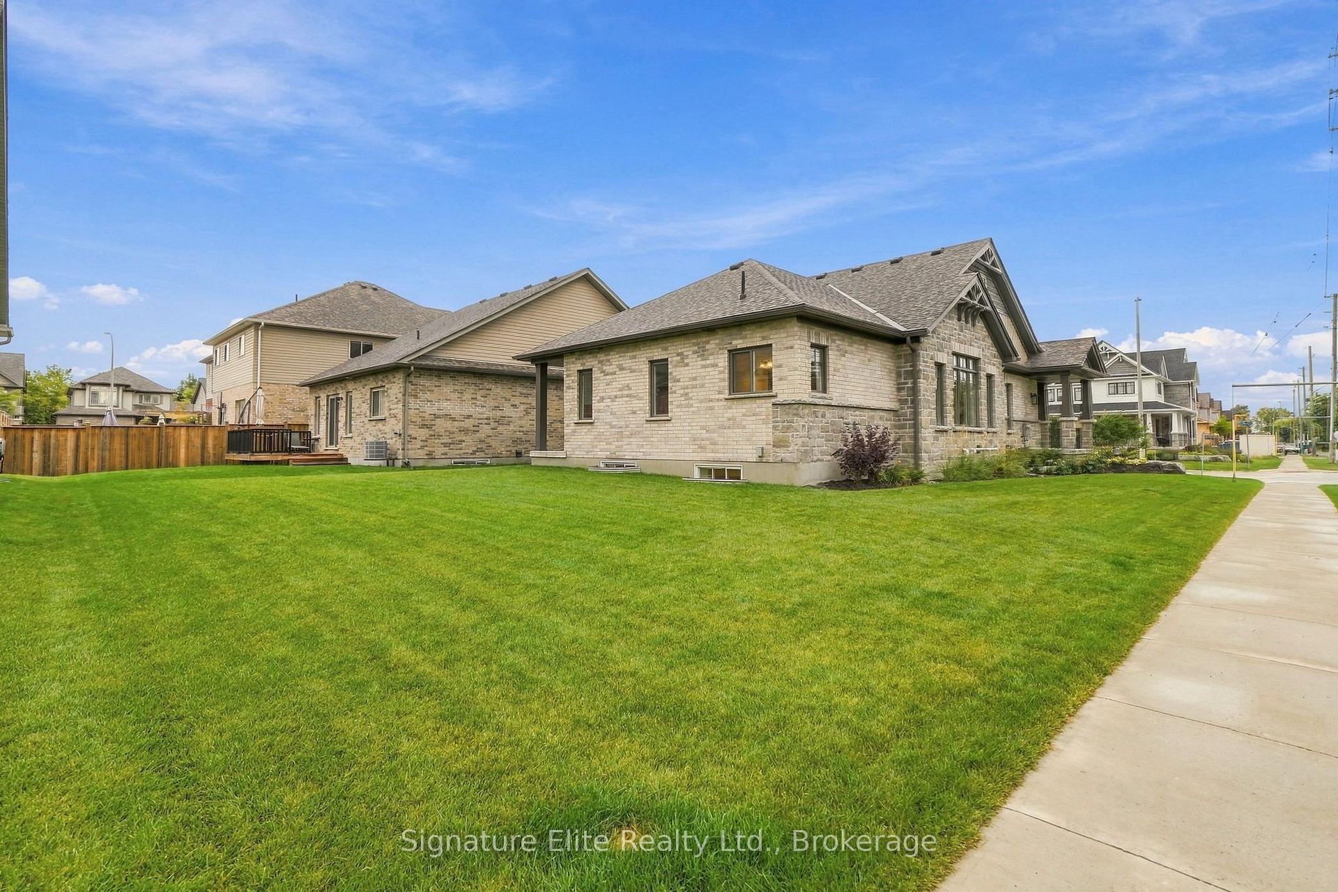 Photo 4 of 94 Julia Drive, New Tecumseth, Beeton — HOMEH