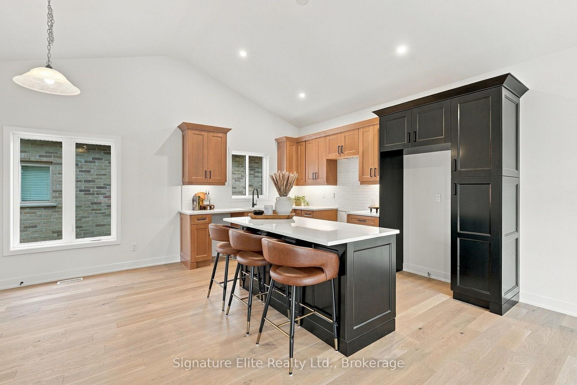 Photo 15 of 94 Julia Drive, New Tecumseth, Beeton — HOMEH