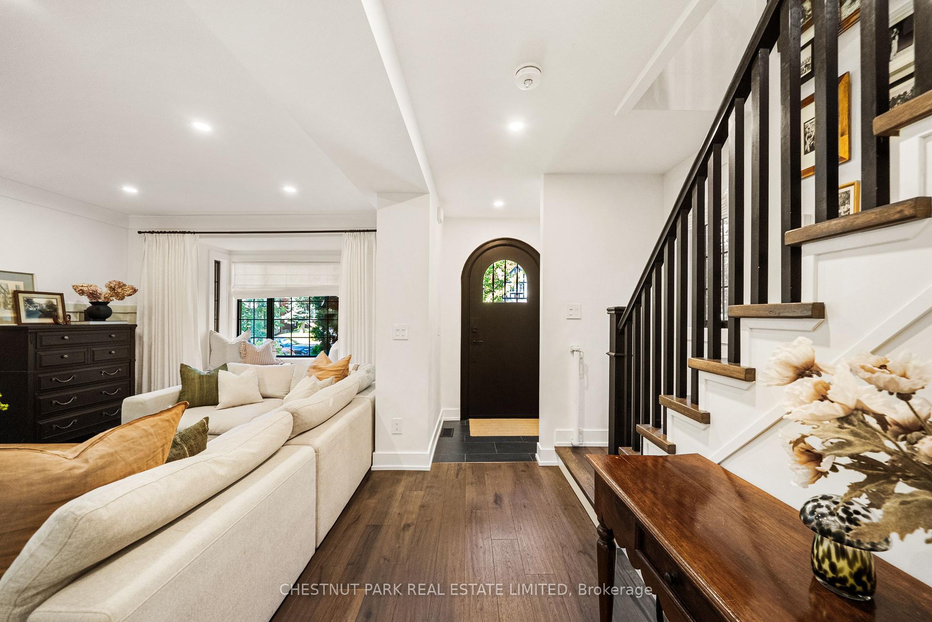 Photo 3 of 283 South Kingsway, Toronto, High Park-Swansea — HOMEH