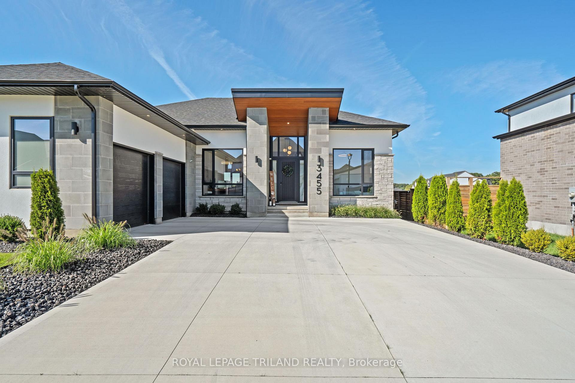 Photo 2 of 3455 Grand Oak Crossing, London, South V — HOMEH