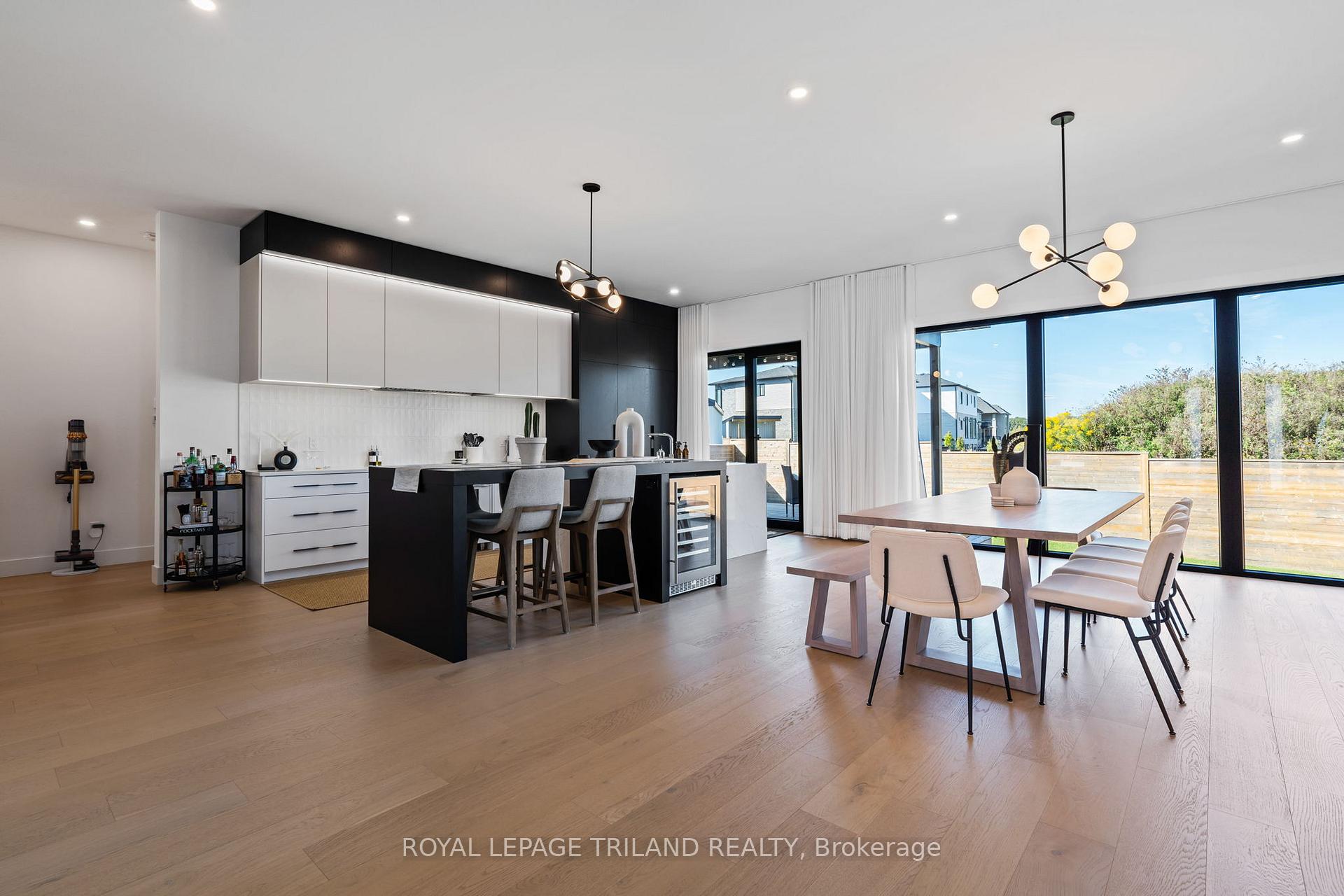Photo 3 of 3455 Grand Oak Crossing, London, South V — HOMEH