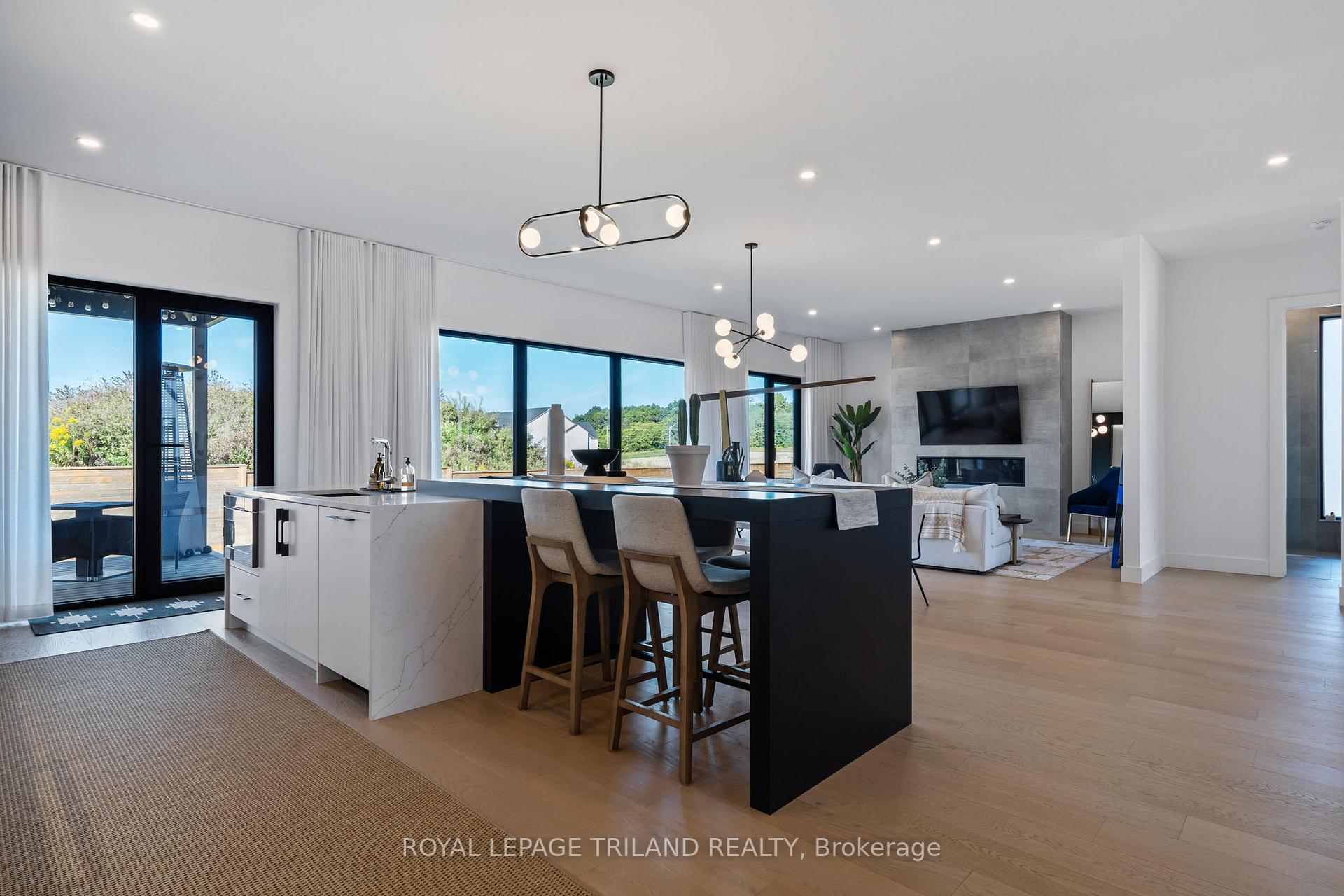 Photo 7 of 3455 Grand Oak Crossing, London, South V — HOMEH