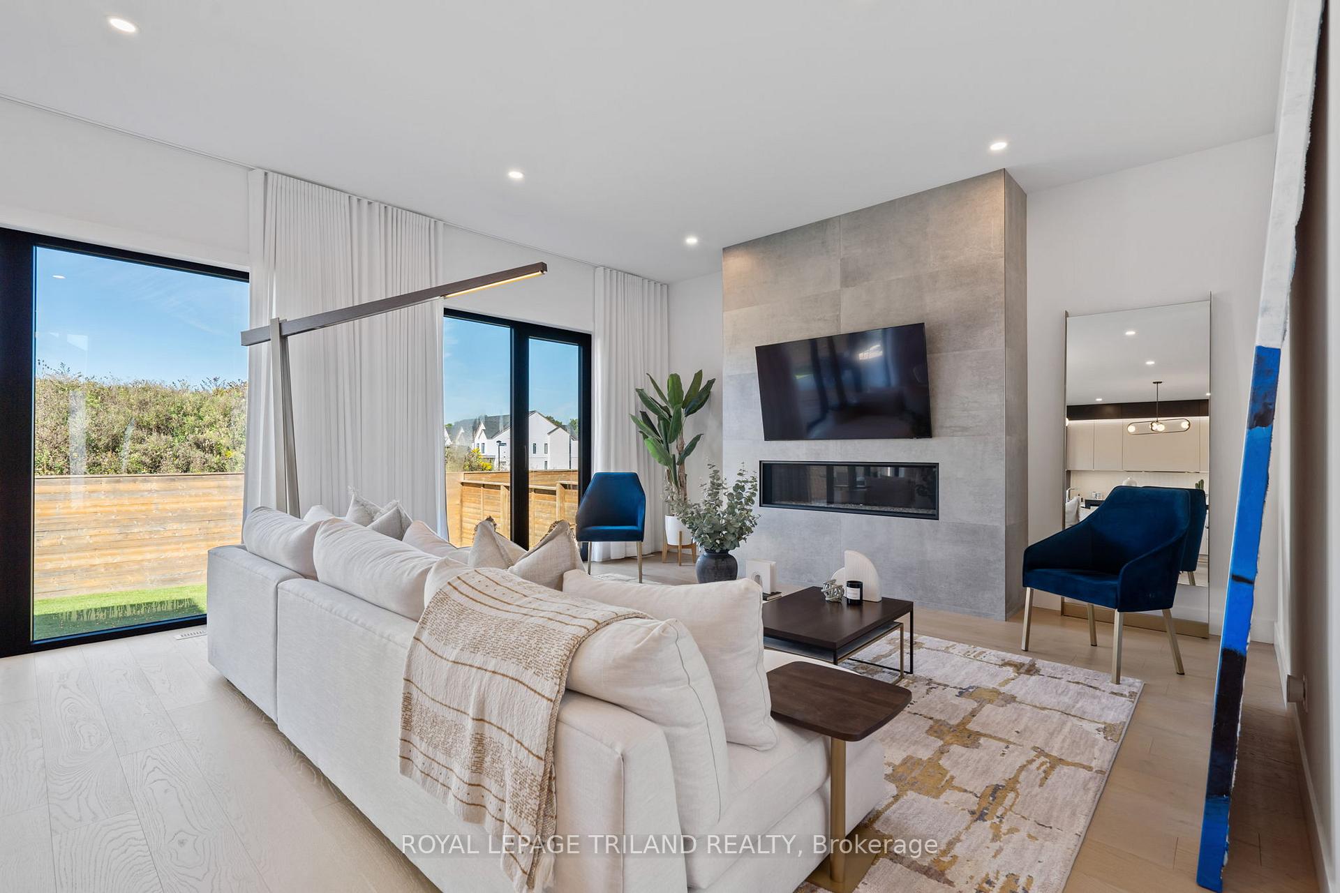 Photo 13 of 3455 Grand Oak Crossing, London, South V — HOMEH