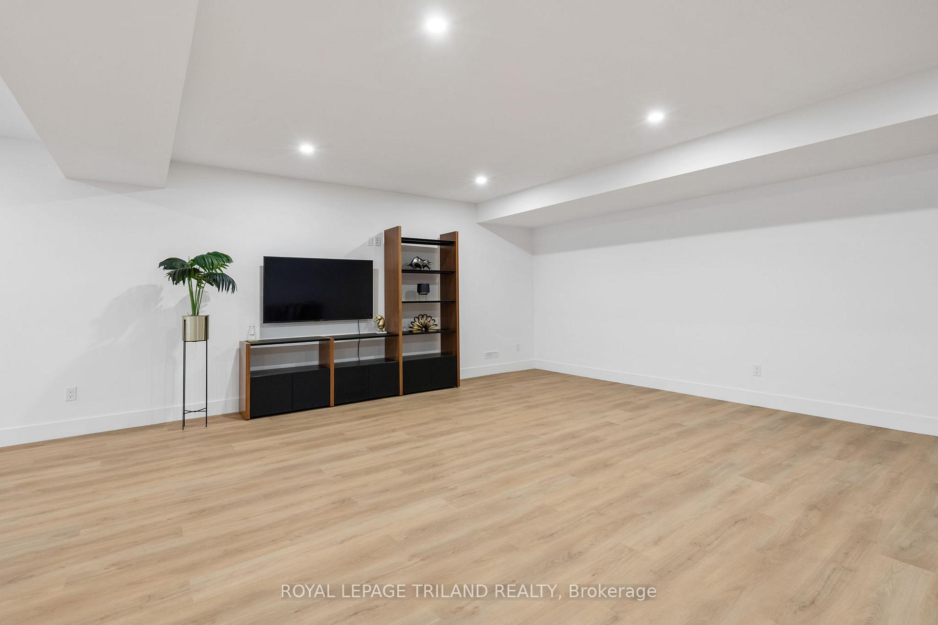 Photo 32 of 3455 Grand Oak Crossing, London, South V — HOMEH