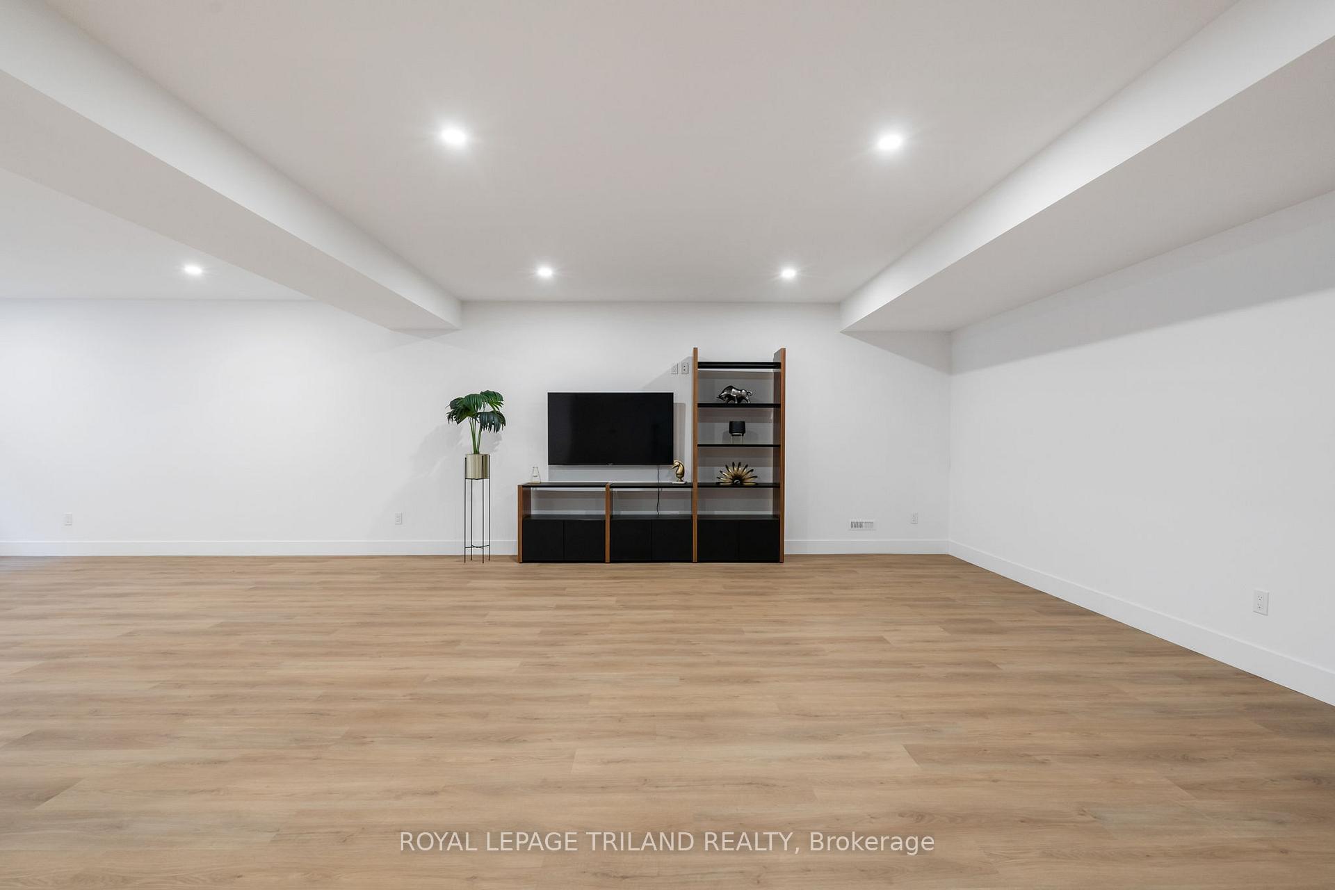 Photo 33 of 3455 Grand Oak Crossing, London, South V — HOMEH