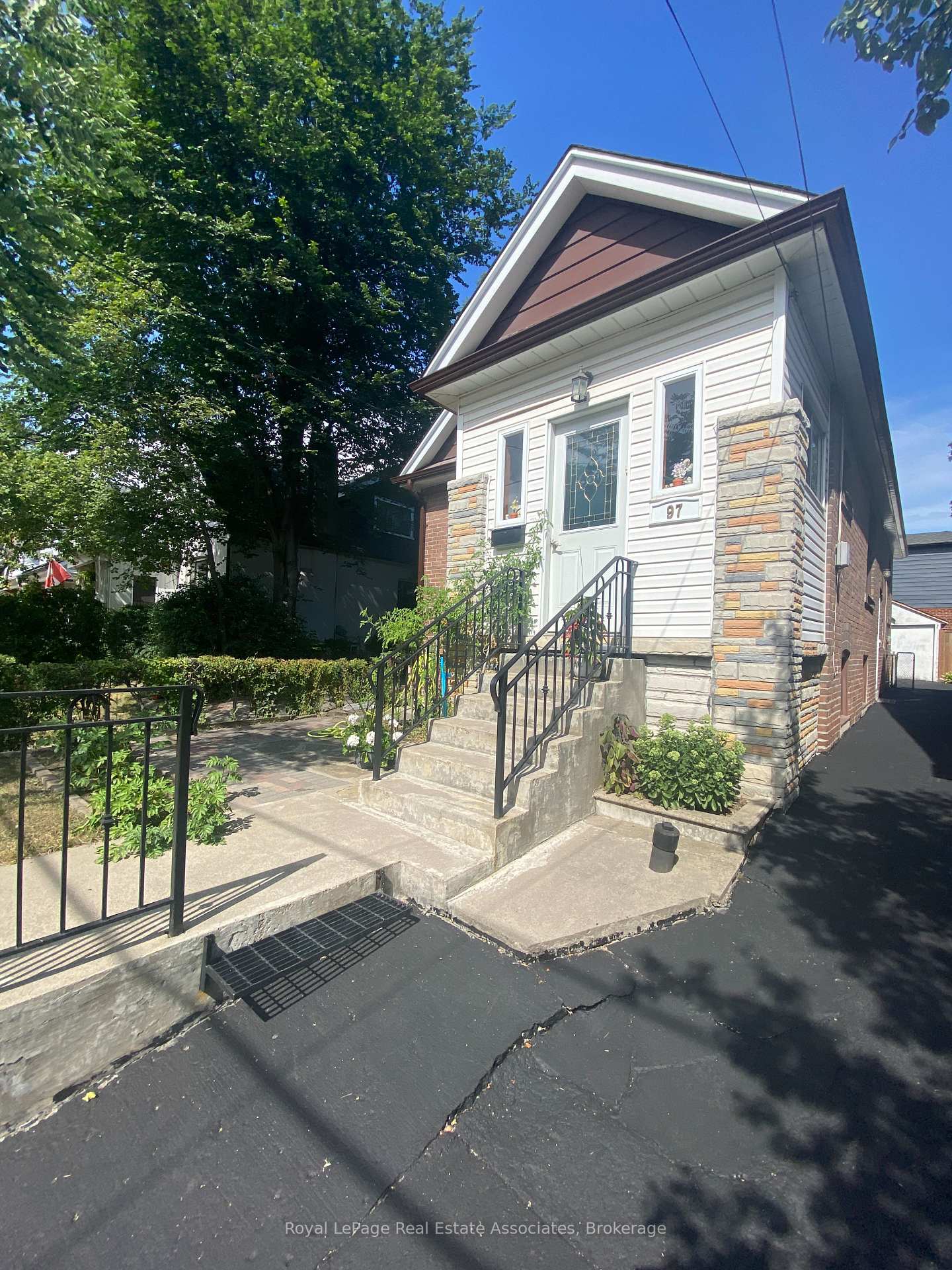 Photo 1 of Unit Lower, 97 Oak Park Avenue, Toronto, Woodbine-Lumsden — HOMEH