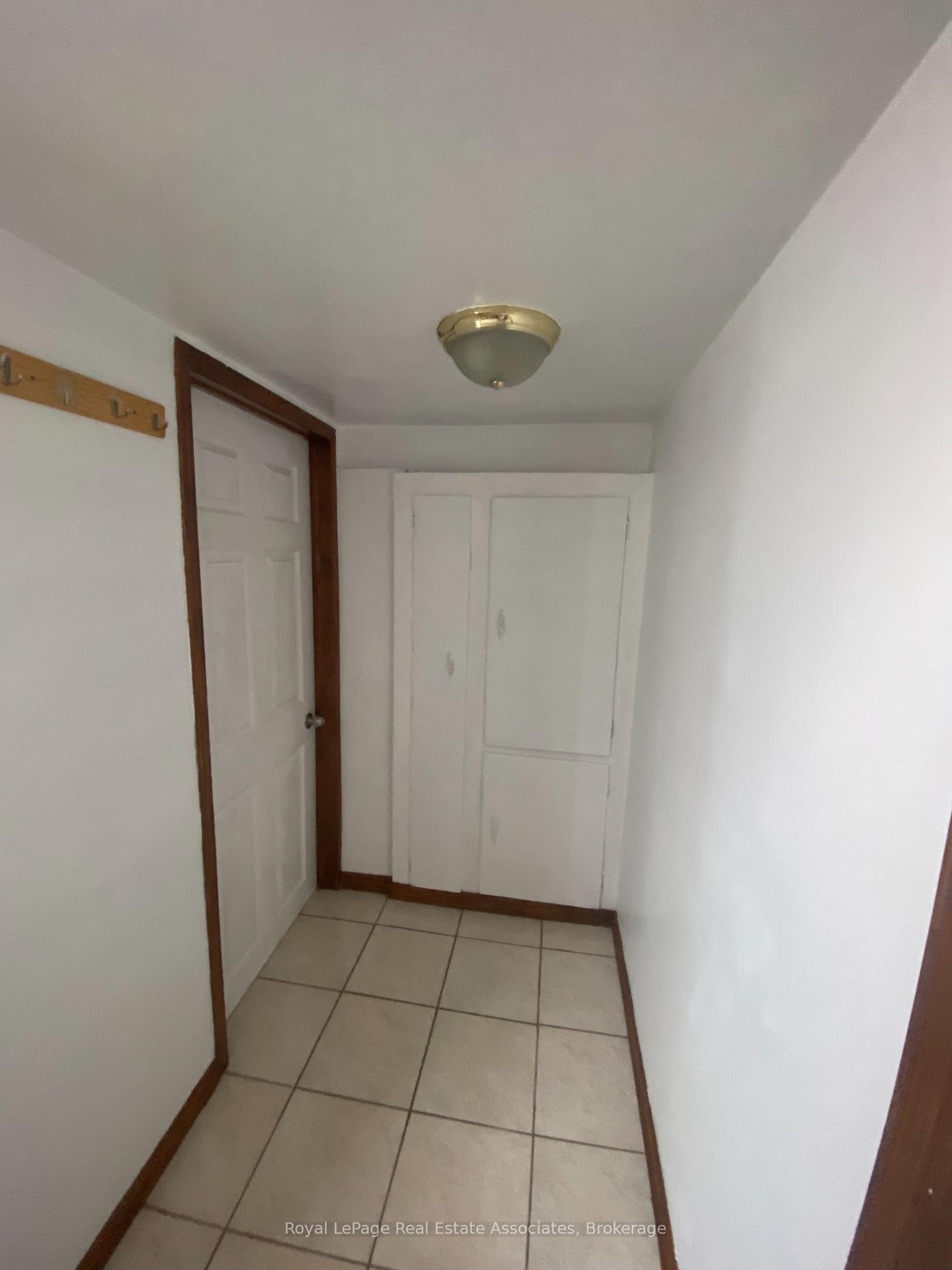 Photo 3 of Unit Lower, 97 Oak Park Avenue, Toronto, Woodbine-Lumsden — HOMEH